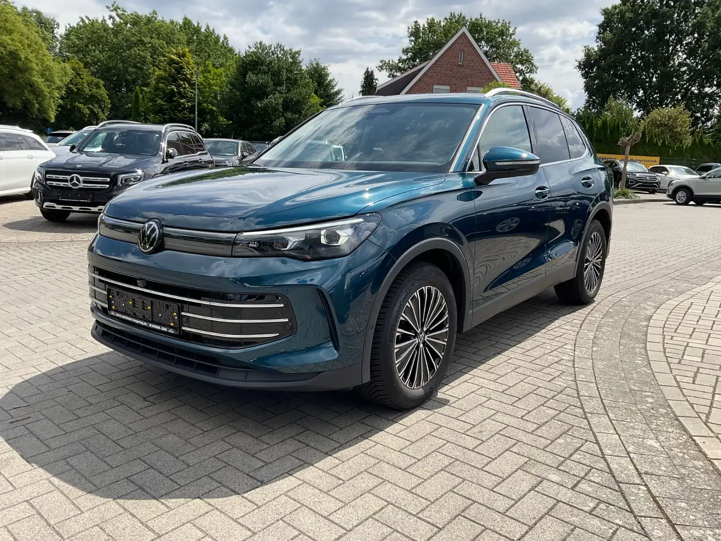 Volkswagen Tiguan 2.0 TDI DSG Elegance,AHK,el.Heckklappe,IQ - 1