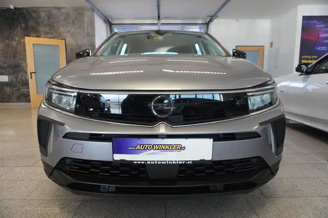 Opel Grandland X view 2