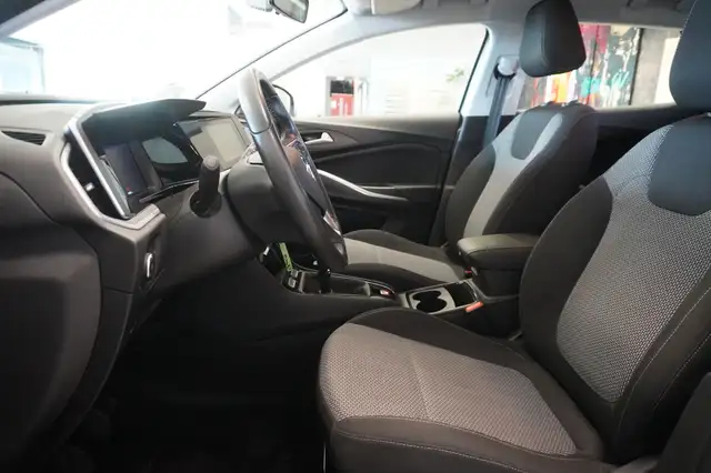 Opel Grandland X view 8