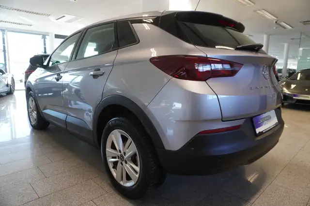 Opel Grandland X view 4