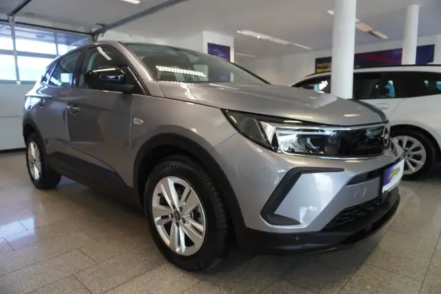 Opel Grandland X view 3