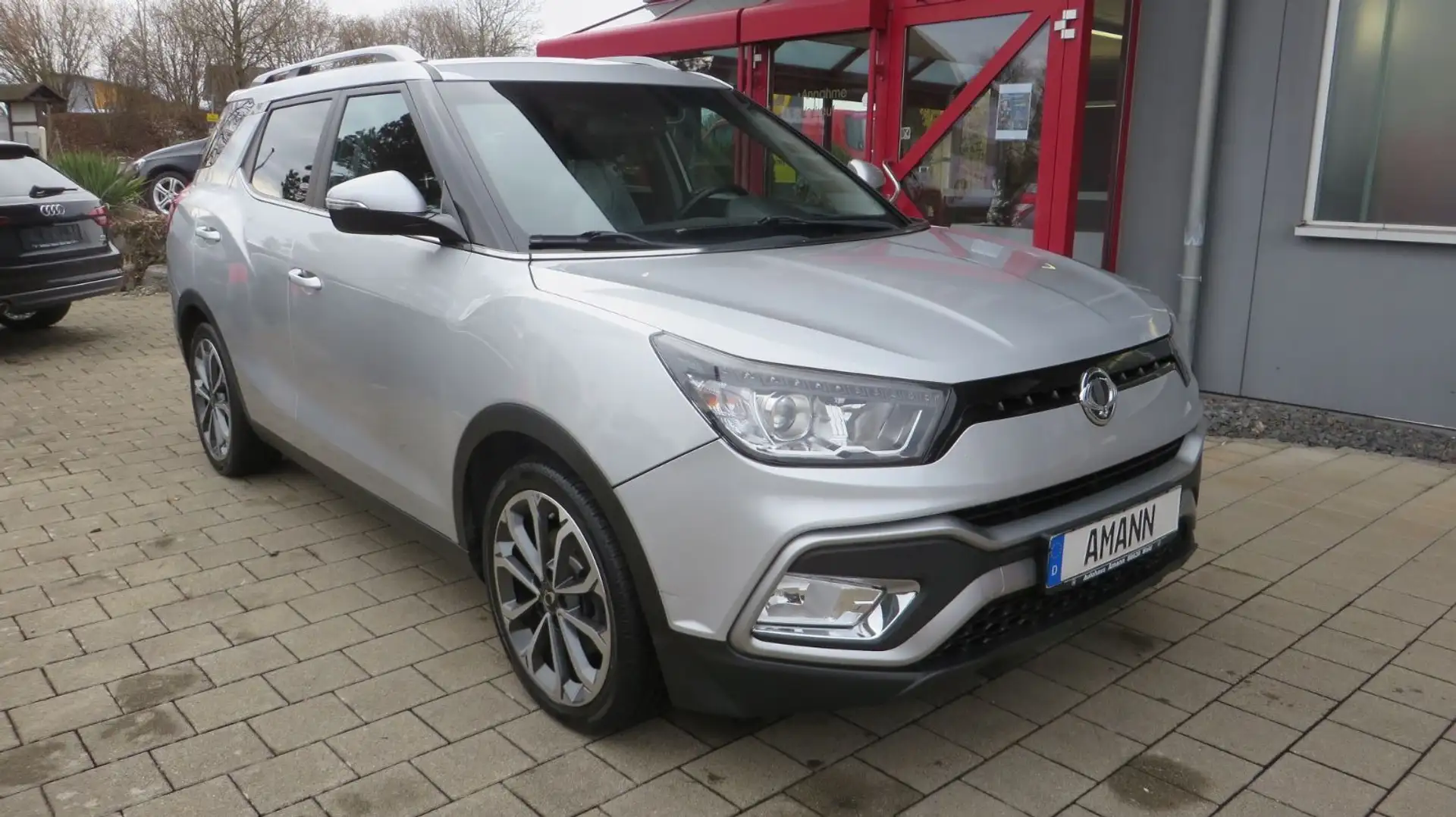 SsangYong XLV Silber - 1