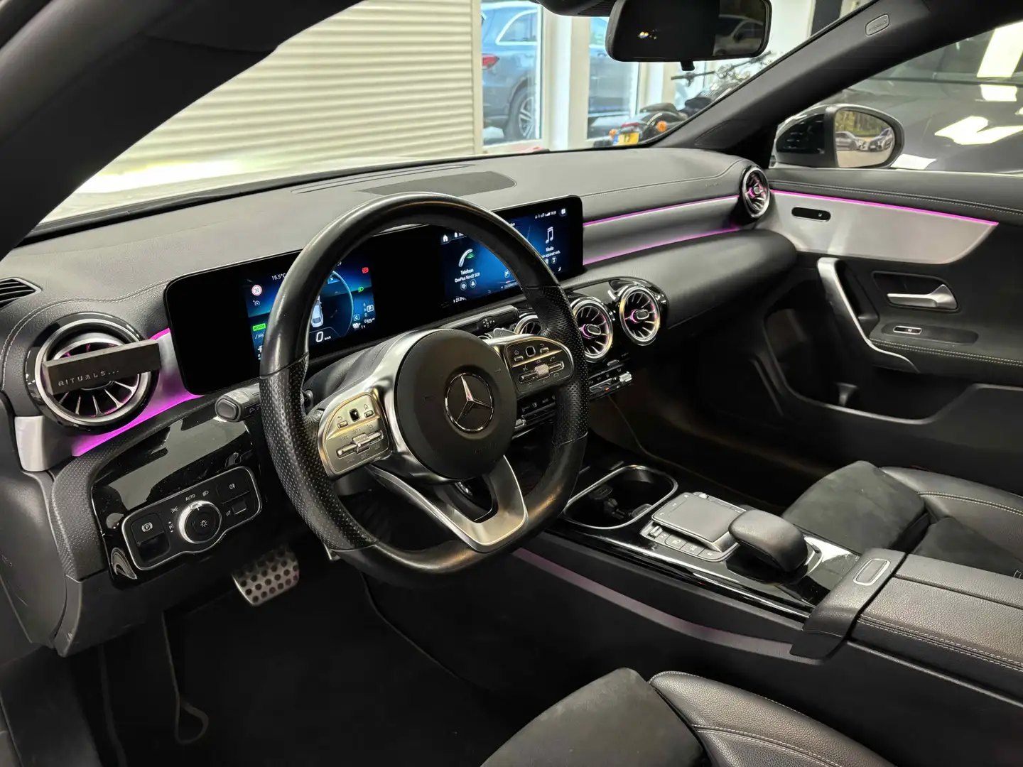 Mercedes-Benz CLA 250 e Business Solution AMG Limited Widescreen Camera Wit - 2