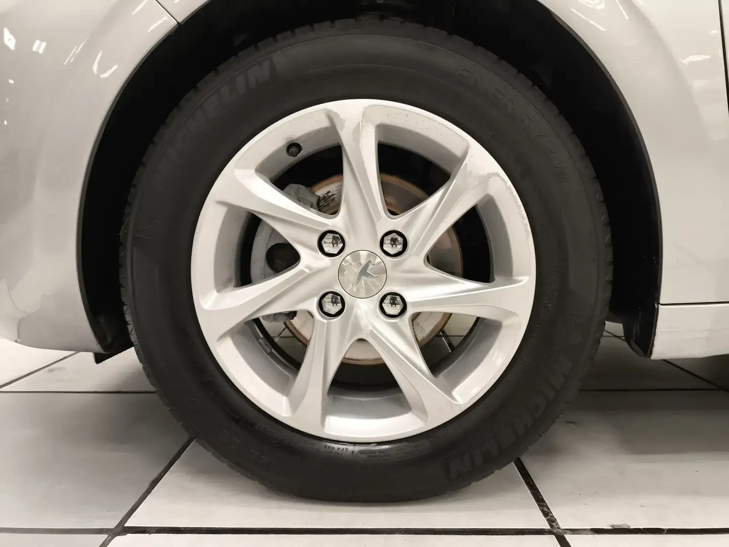 Peugeot 208 1.2 PureTech Style 82 Gris - 2