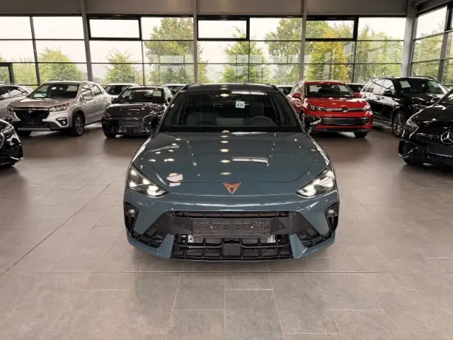Cupra Leon view 2