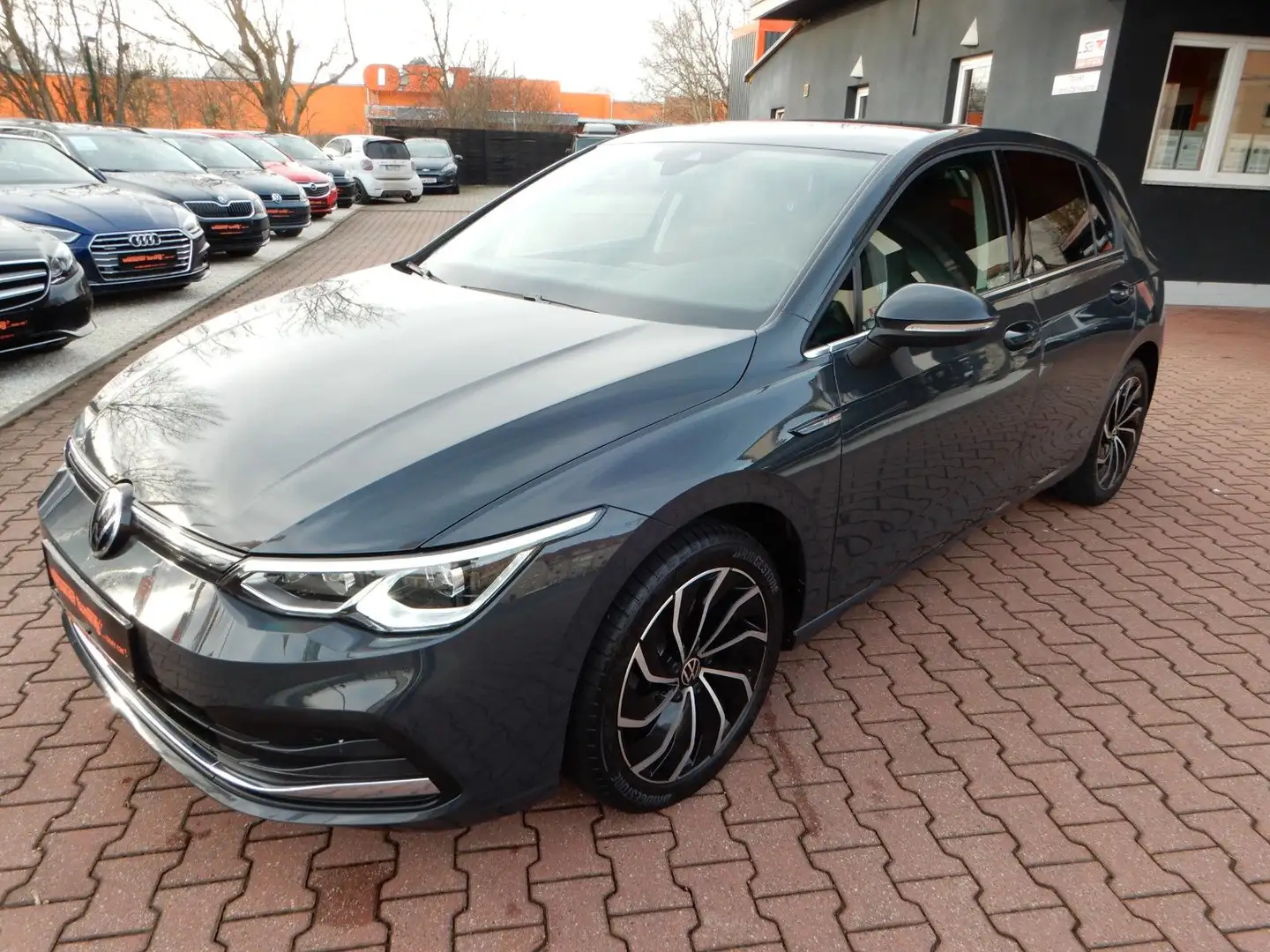 Volkswagen Golf VIII Lim. Style eTSI , LED, elektr. Sitze Gris - 2