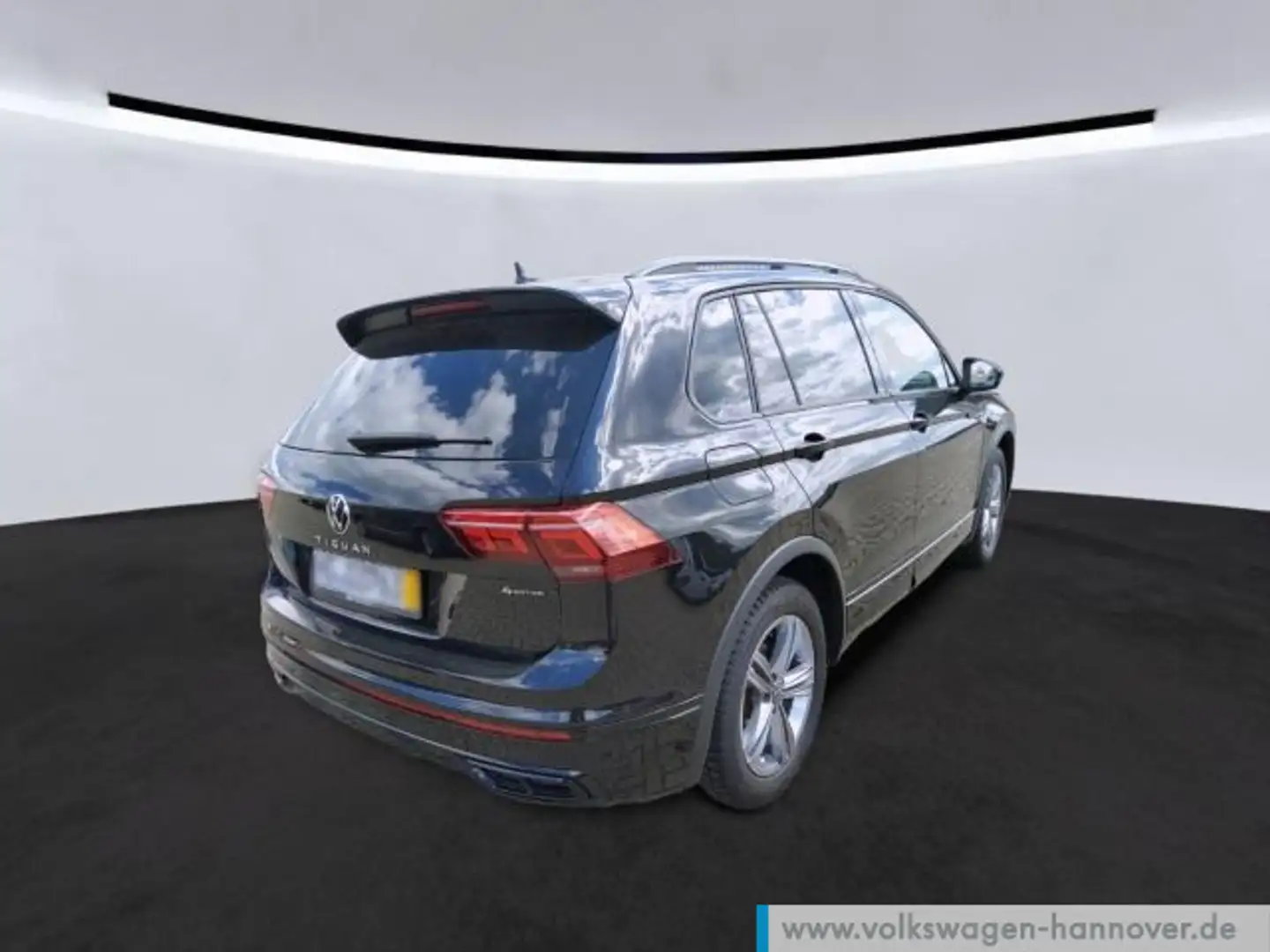 Volkswagen Tiguan 2.0 TDI DSG R-Line BlackStyle Navi Pano A Schwarz - 2