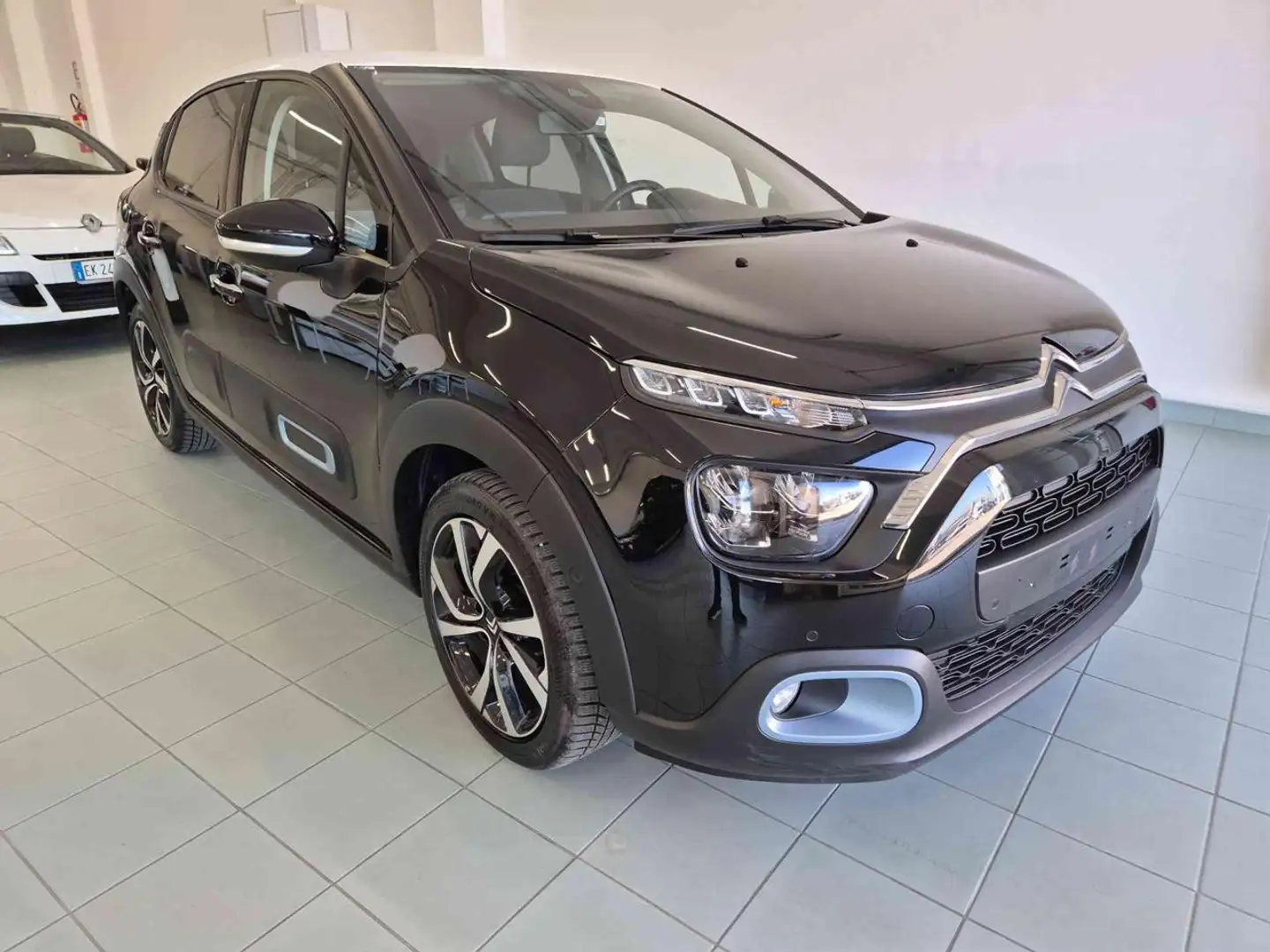 Citroen C3 PureTech 110 S&S Elle Schwarz - 1