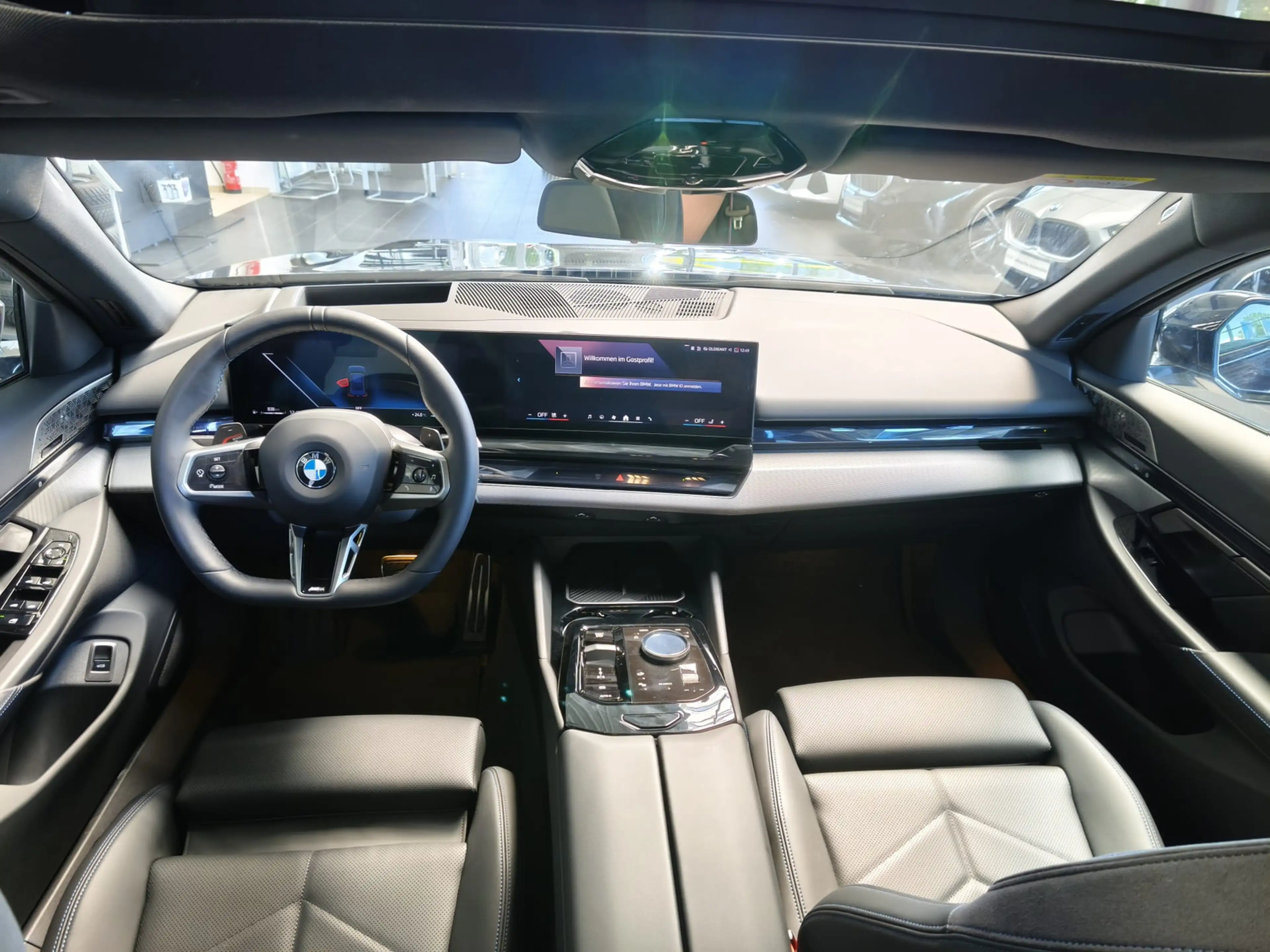 BMW 520 i M Sport Pro Tour. AHK/LHZ/Pano/360°/B&W/21" — photo 14