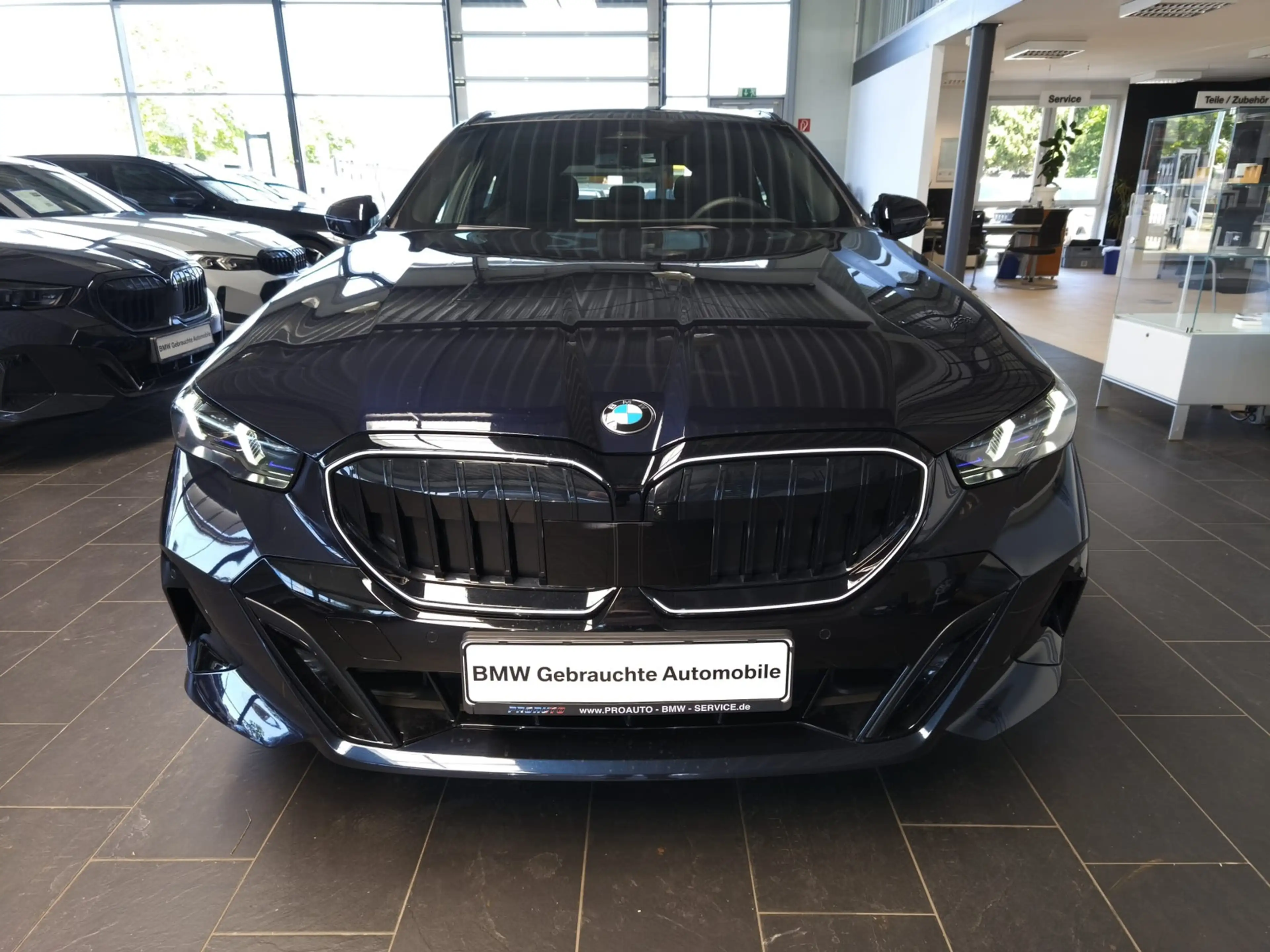 BMW 520 i M Sport Pro Tour. AHK/LHZ/Pano/360°/B&W/21" — photo 4