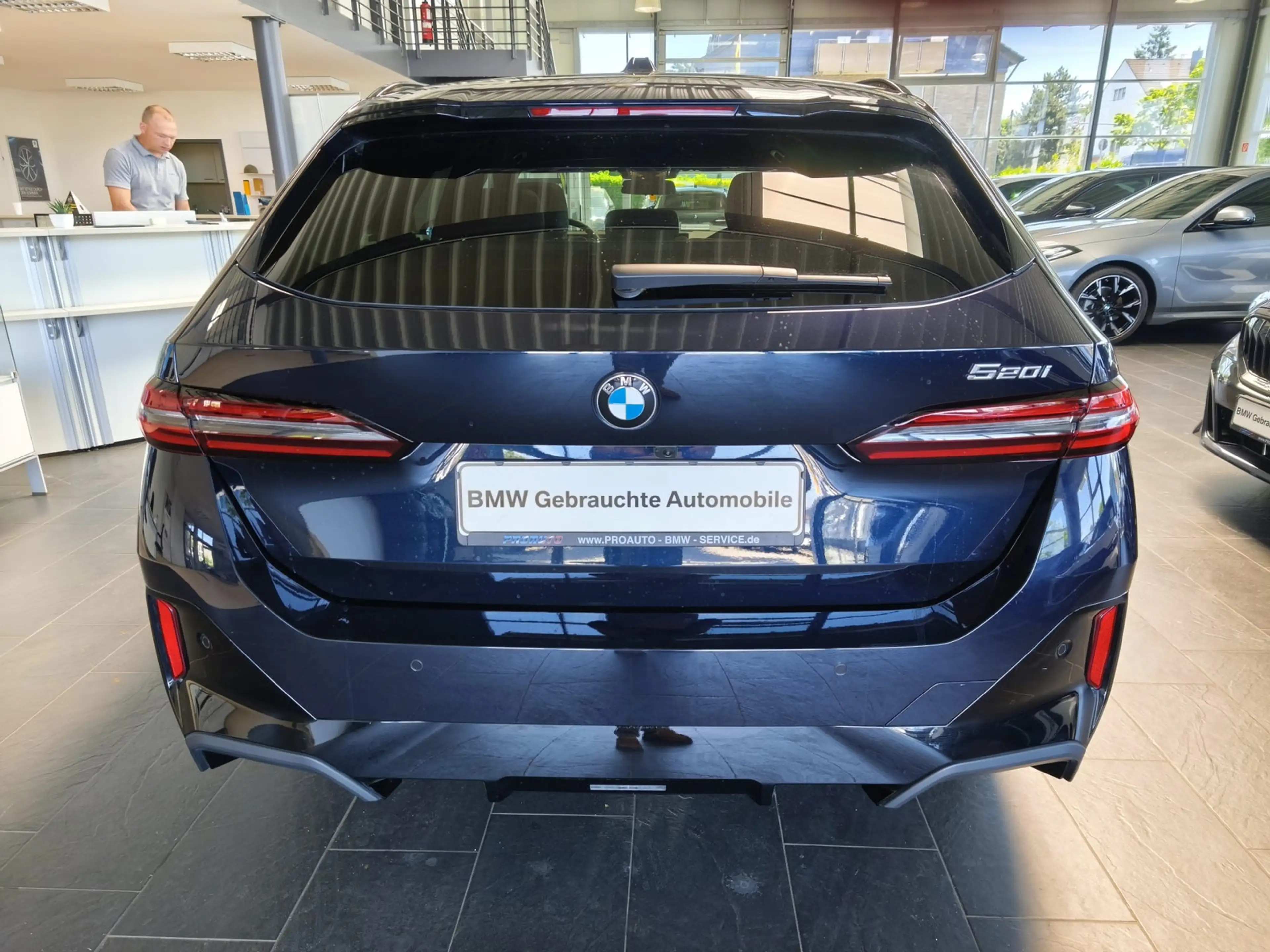 BMW 520 i M Sport Pro Tour. AHK/LHZ/Pano/360°/B&W/21" — photo 5