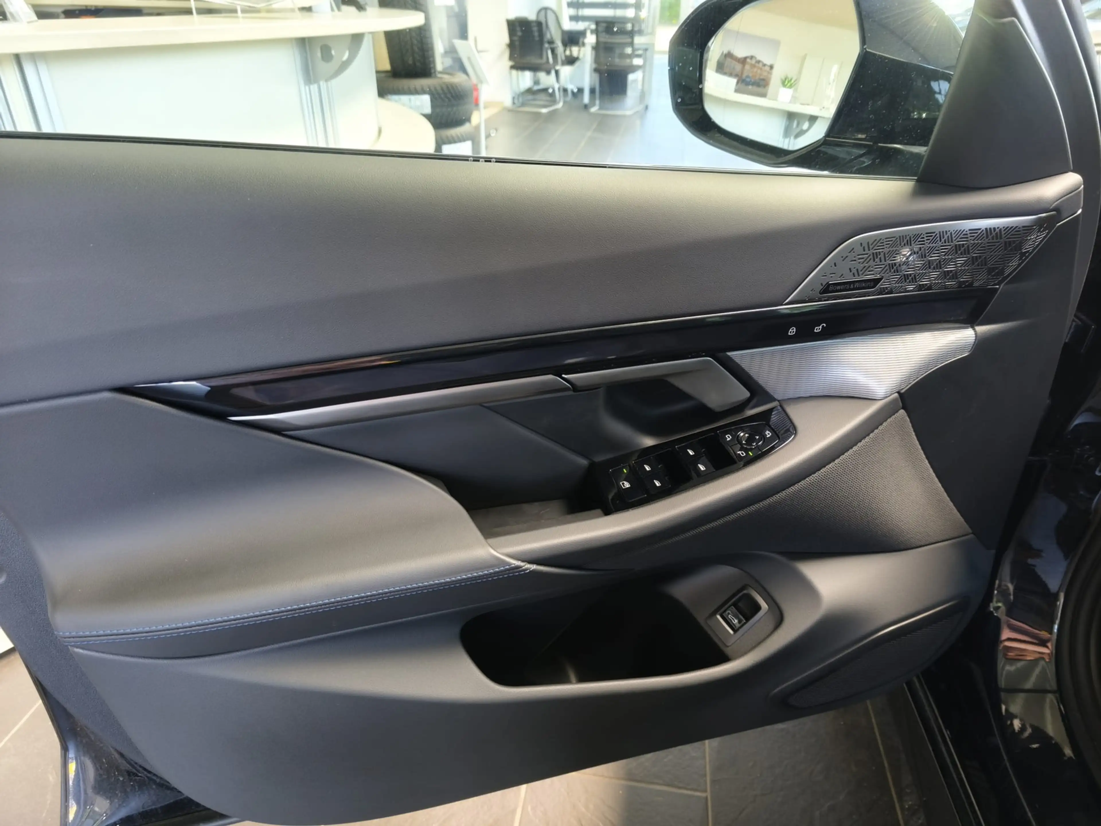 BMW 520 i M Sport Pro Tour. AHK/LHZ/Pano/360°/B&W/21" — photo 12