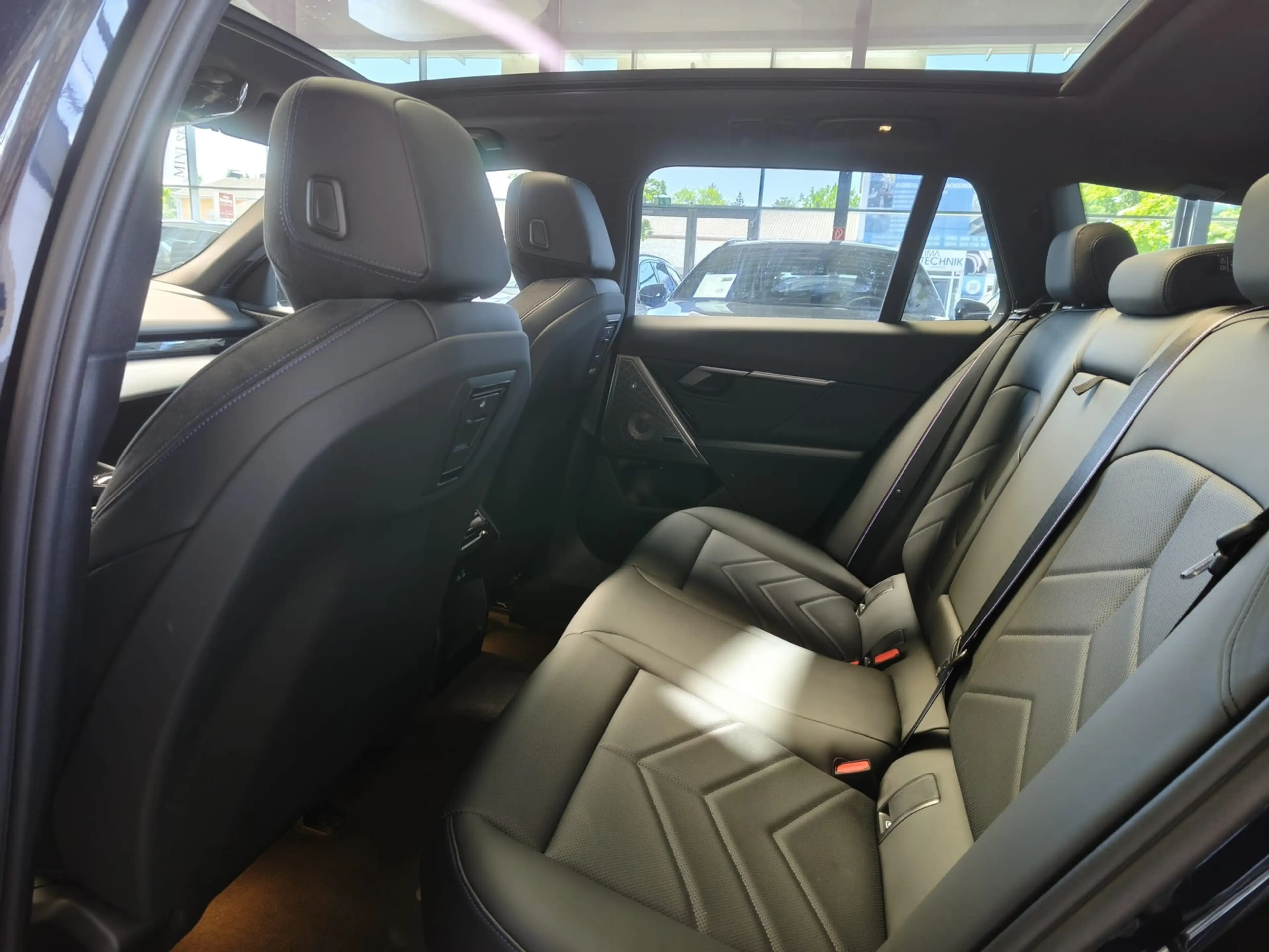 BMW 520 i M Sport Pro Tour. AHK/LHZ/Pano/360°/B&W/21" — photo 13