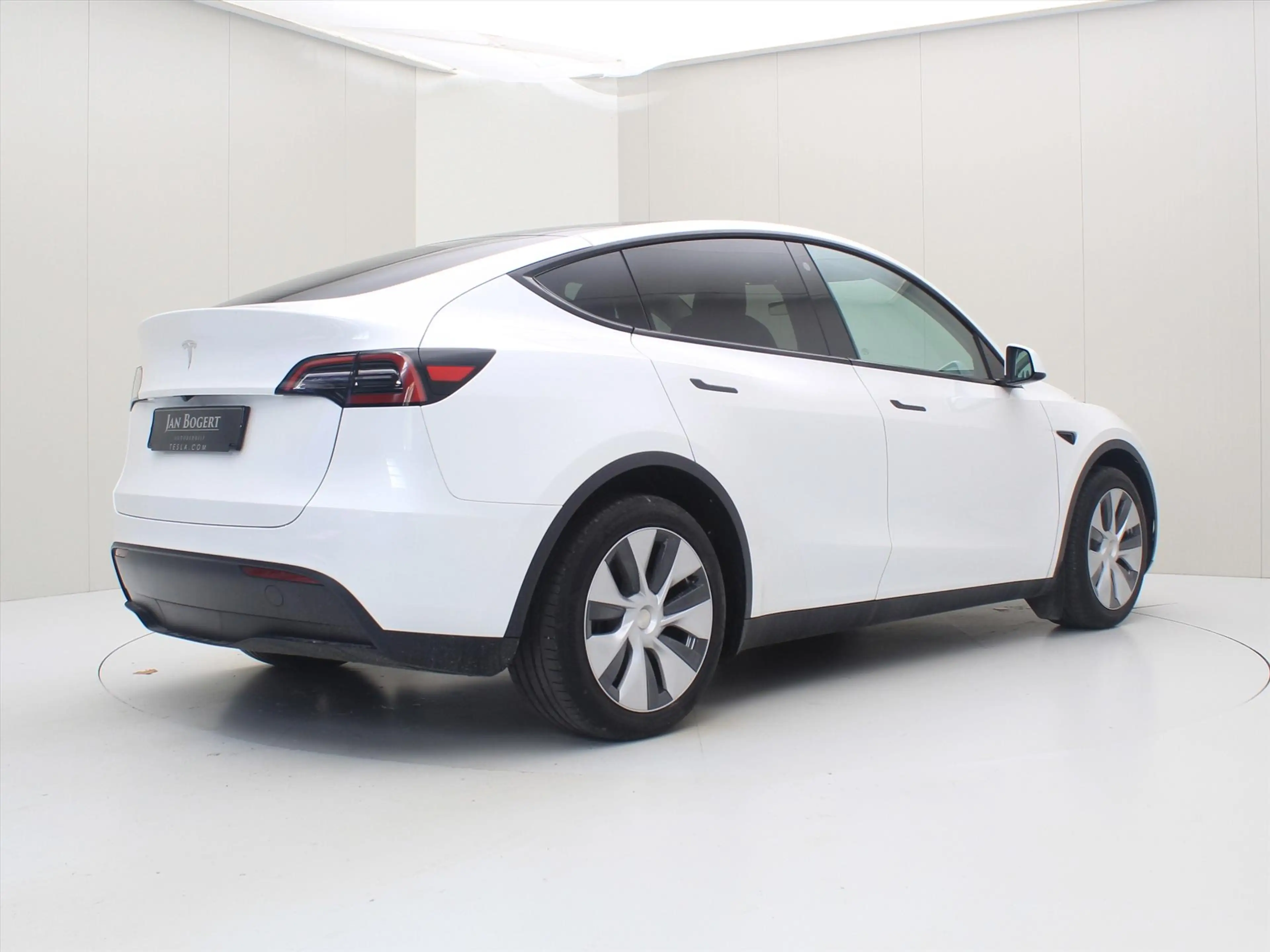 Tesla Model Y Standard RWD Plus 94.1% SoH [ AMD RYZEN+AUTOPILOT+ — photo 3