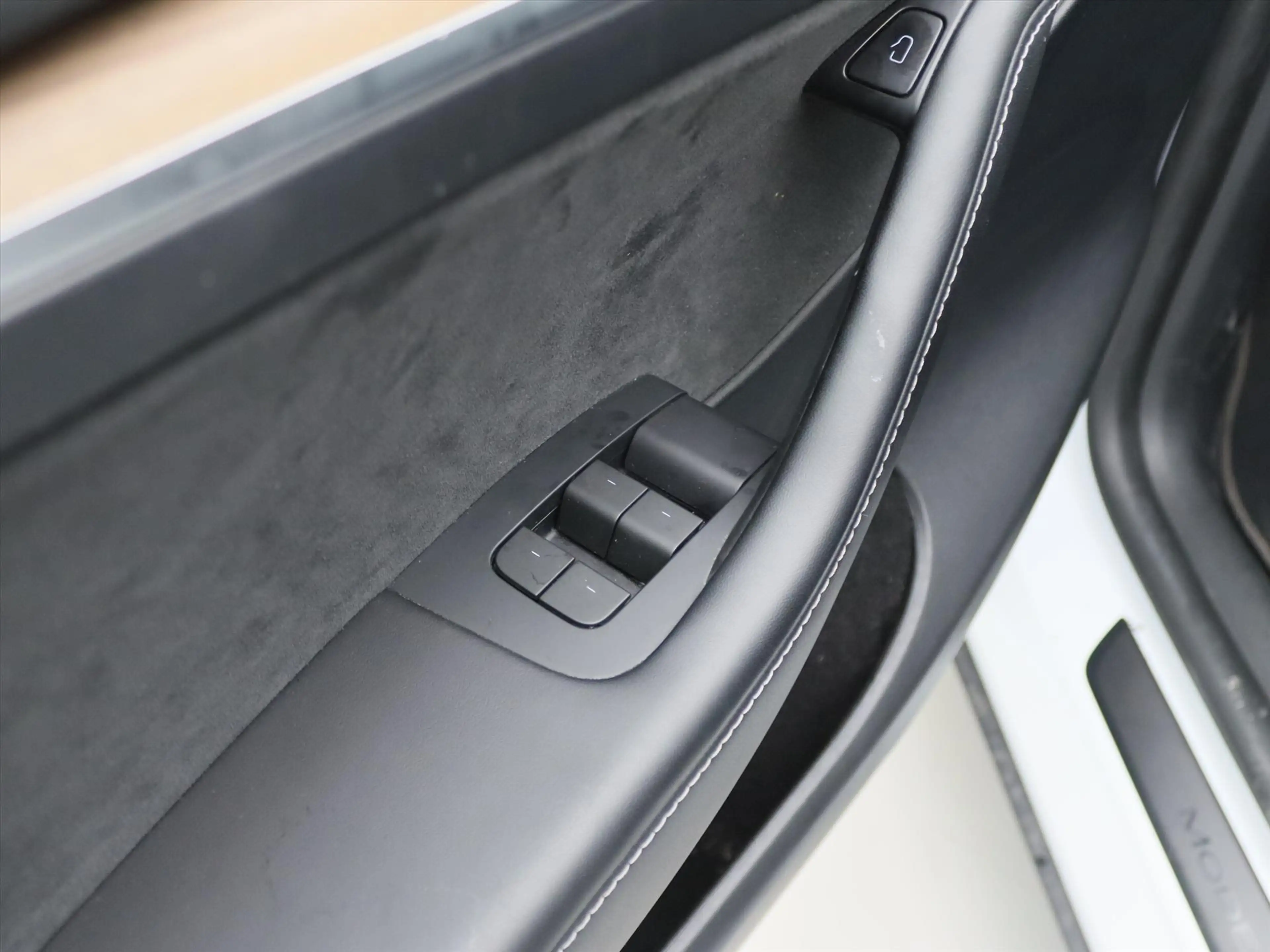 Tesla Model Y Standard RWD Plus 94.1% SoH [ AMD RYZEN+AUTOPILOT+ — photo 33