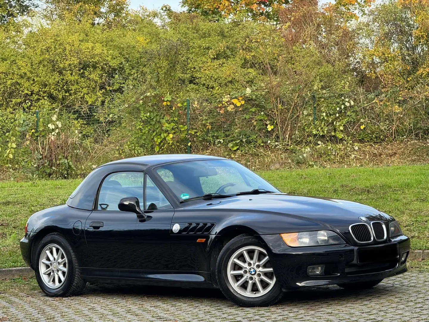 BMW Z3 roadster 1.8 guter Zustand Tüv Neu Schwarz - 1