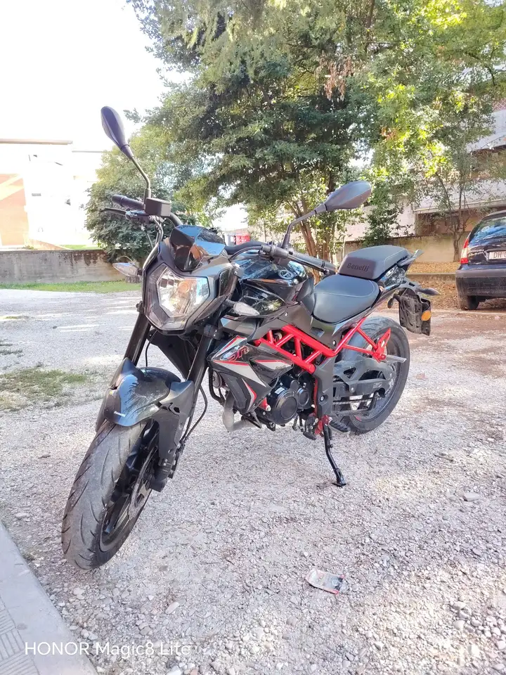 Benelli BN 125