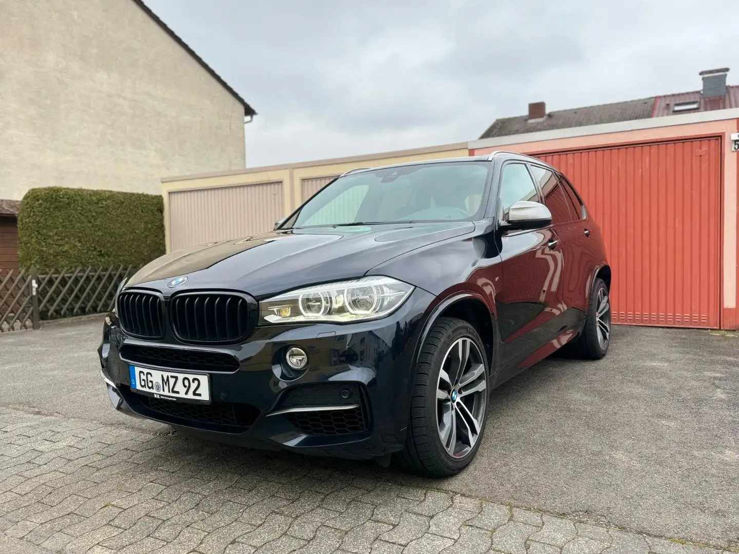 BMW X5 Baureihe X5 M50d Head UP Softclose RFK AHK Negro - 1