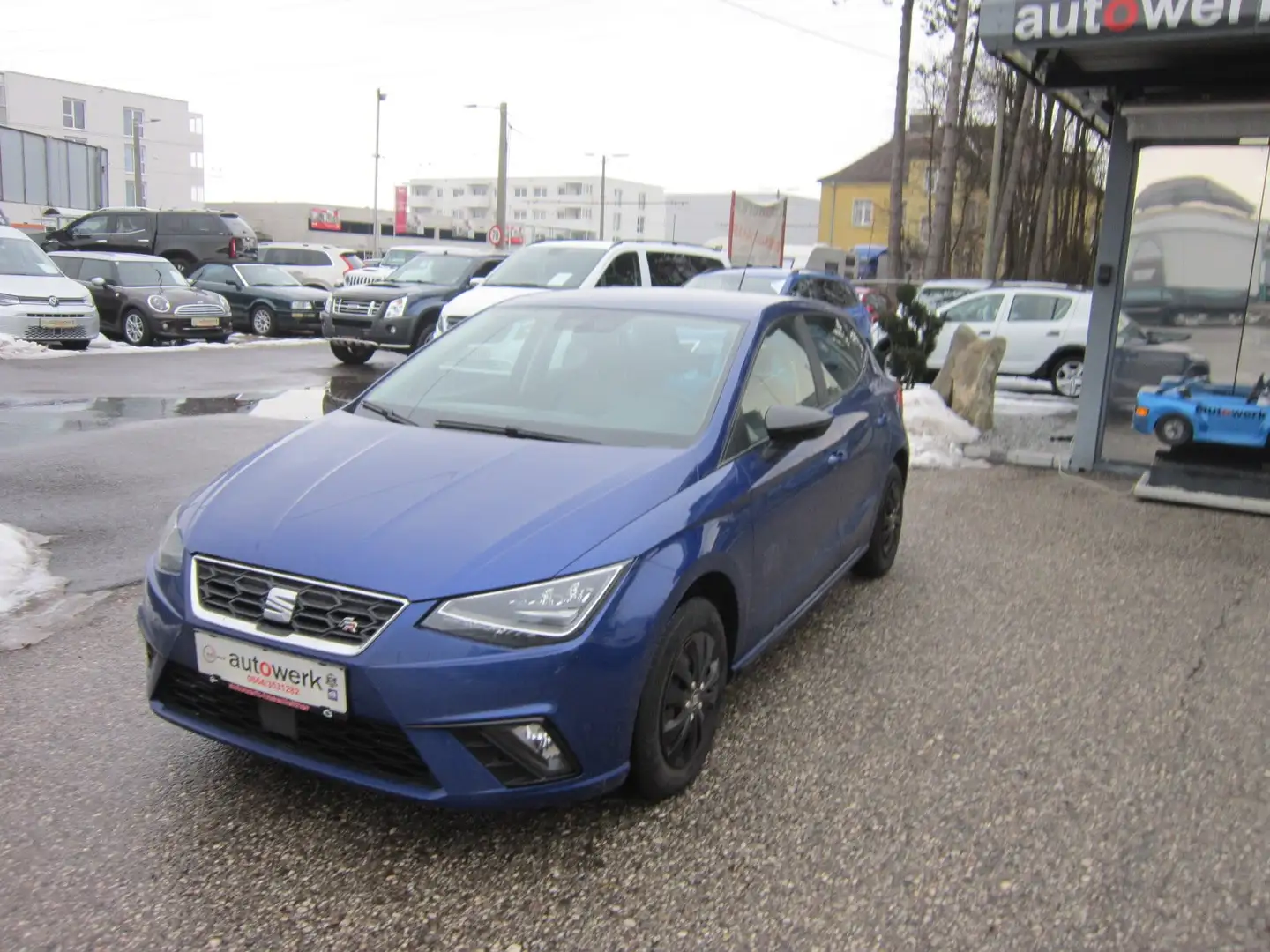 SEAT Ibiza Style FR Blau - 1