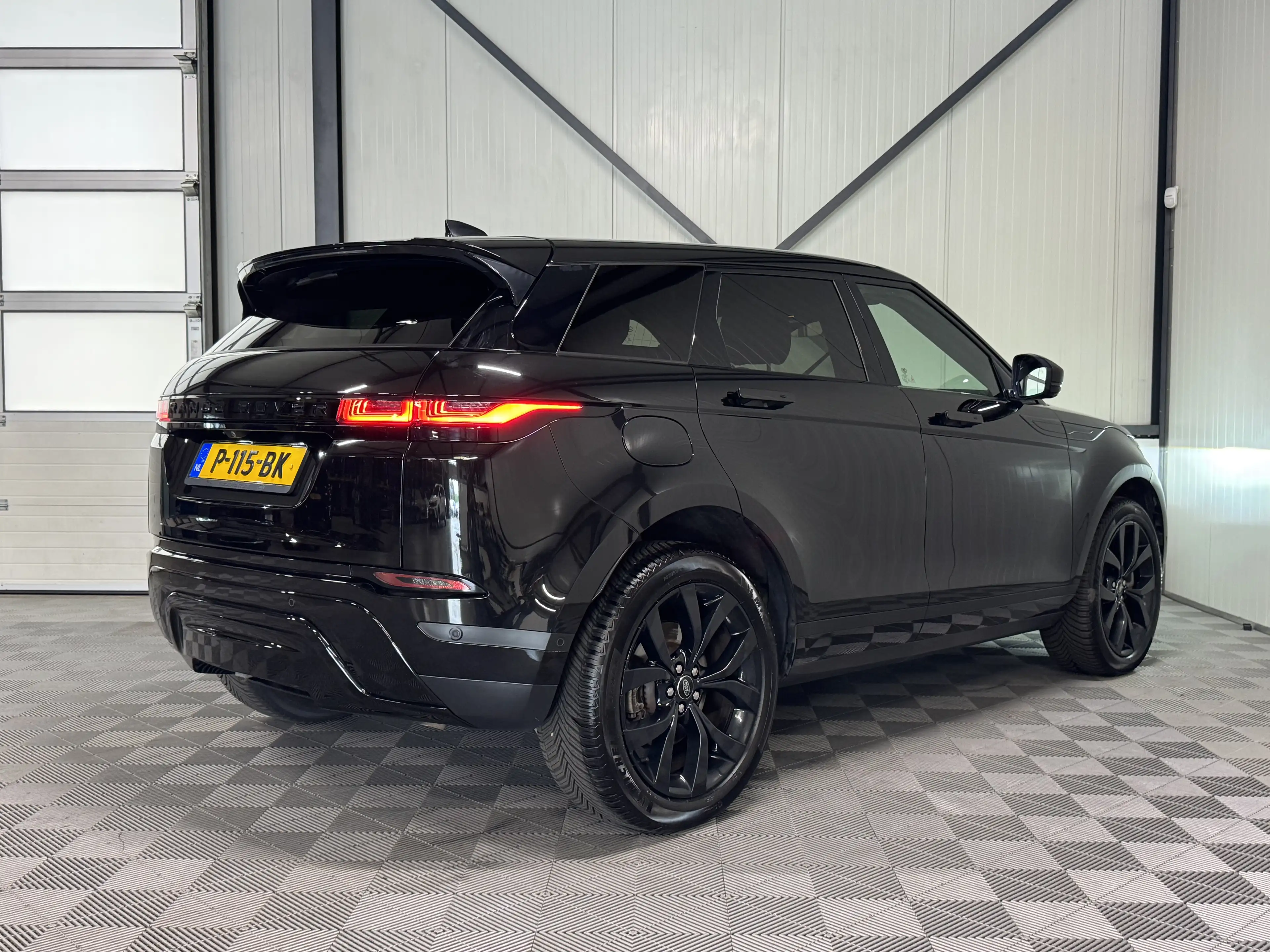 Land Rover Range Rover Evoque 1.5 P300e | AWD R-Dynamic S | Pano | Leer | Navi | — photo 2