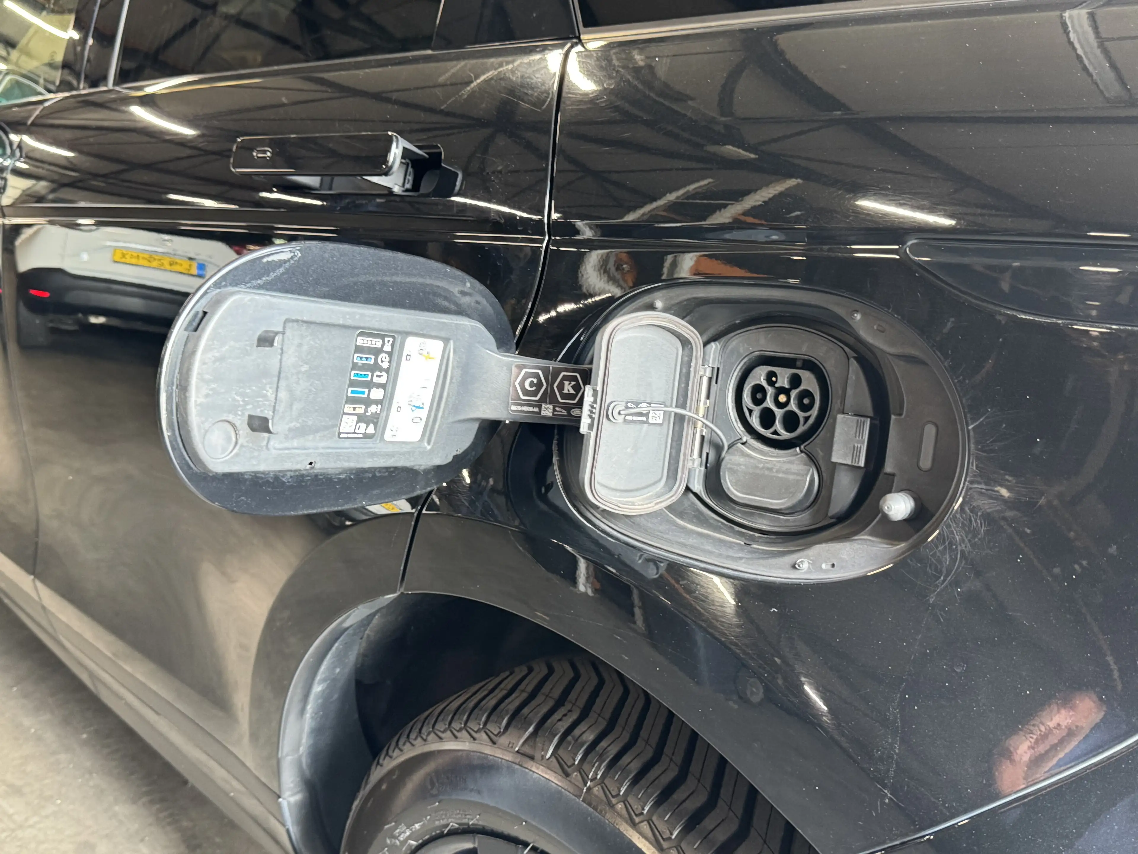 Land Rover Range Rover Evoque 1.5 P300e | AWD R-Dynamic S | Pano | Leer | Navi | — photo 39