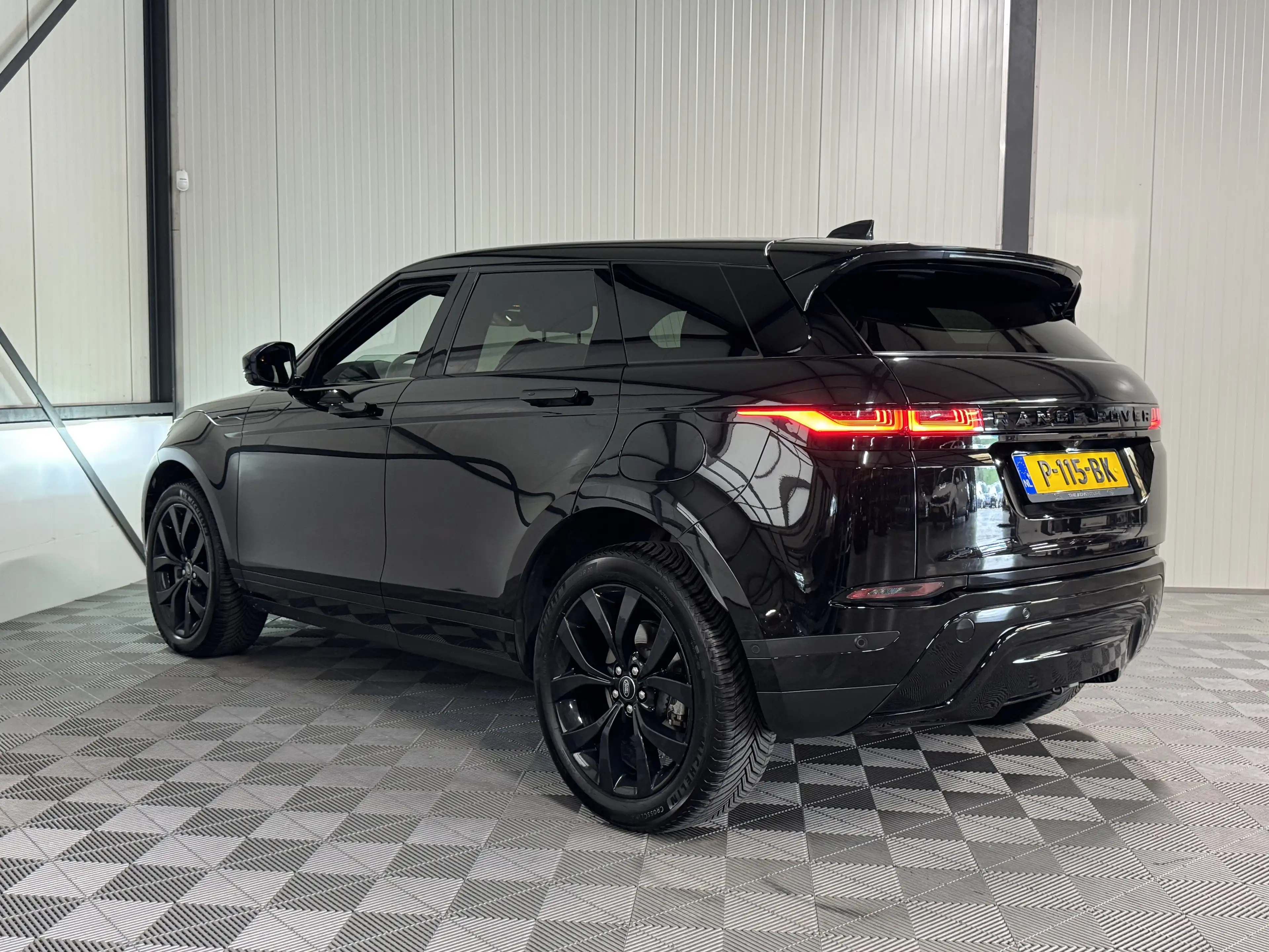 Land Rover Range Rover Evoque 1.5 P300e | AWD R-Dynamic S | Pano | Leer | Navi | — photo 7