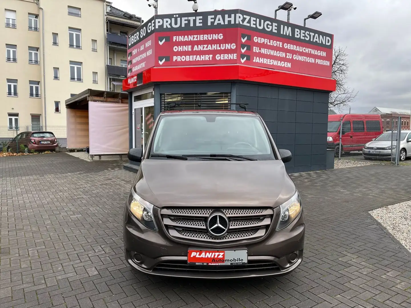 Mercedes-Benz Vito 109/110/111/114 CDI / LANG / Bluetooth/AHK/PDC/USB Braun - 1
