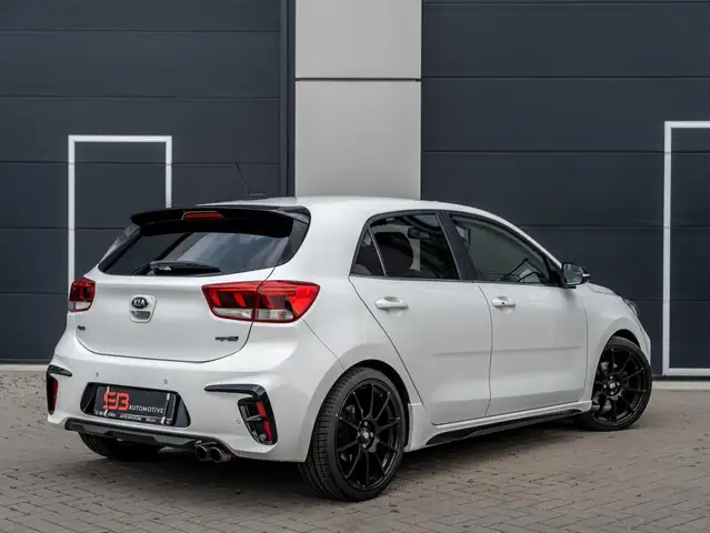 Kia Rio view 2