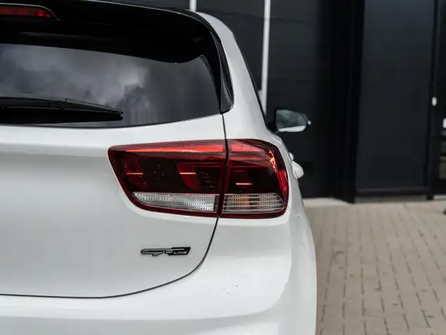 Kia Rio view 15