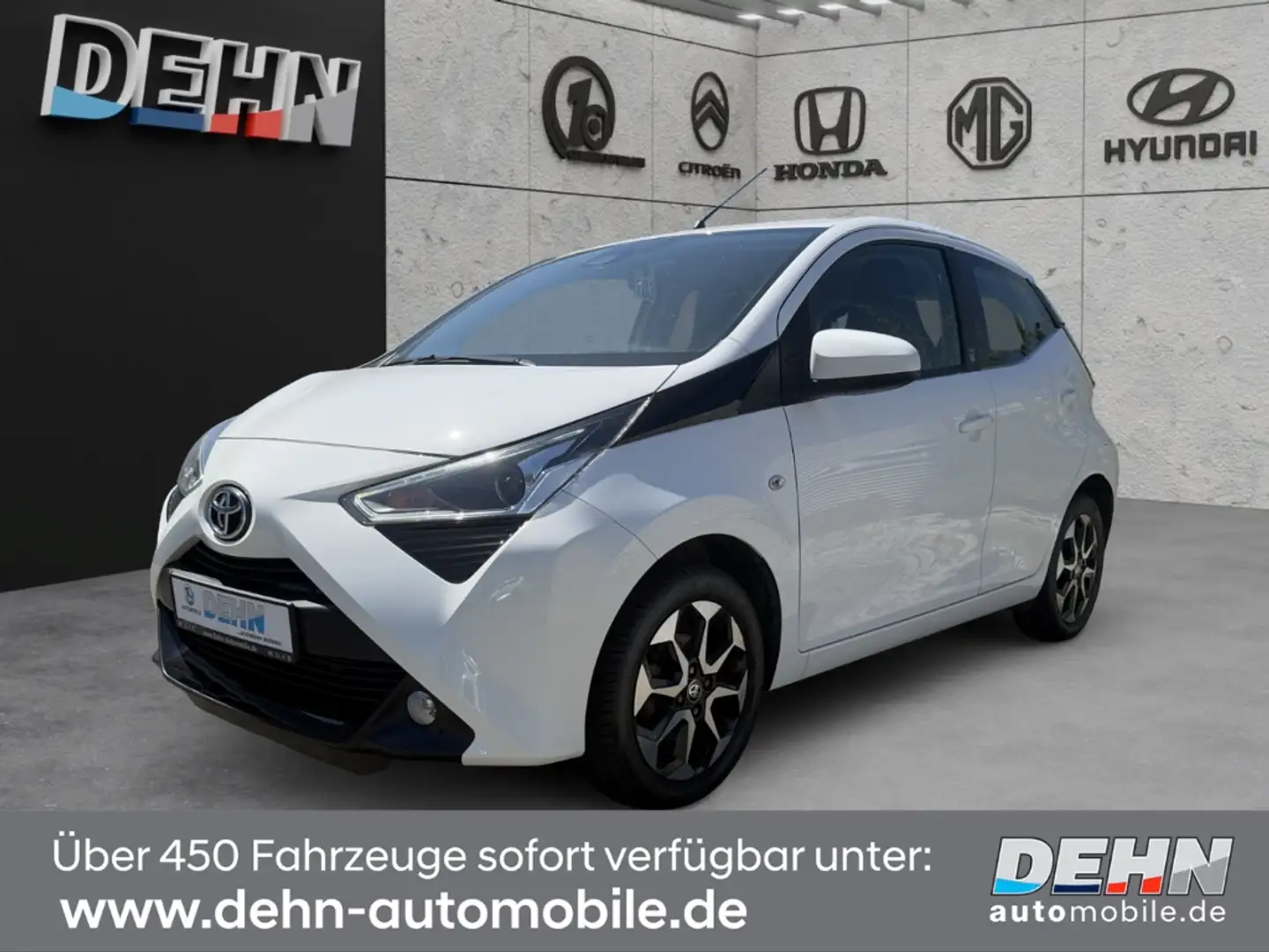 Toyota Aygo 1.0 X-Play Team Deutschland RFK Carplay PDC Weiß - 2