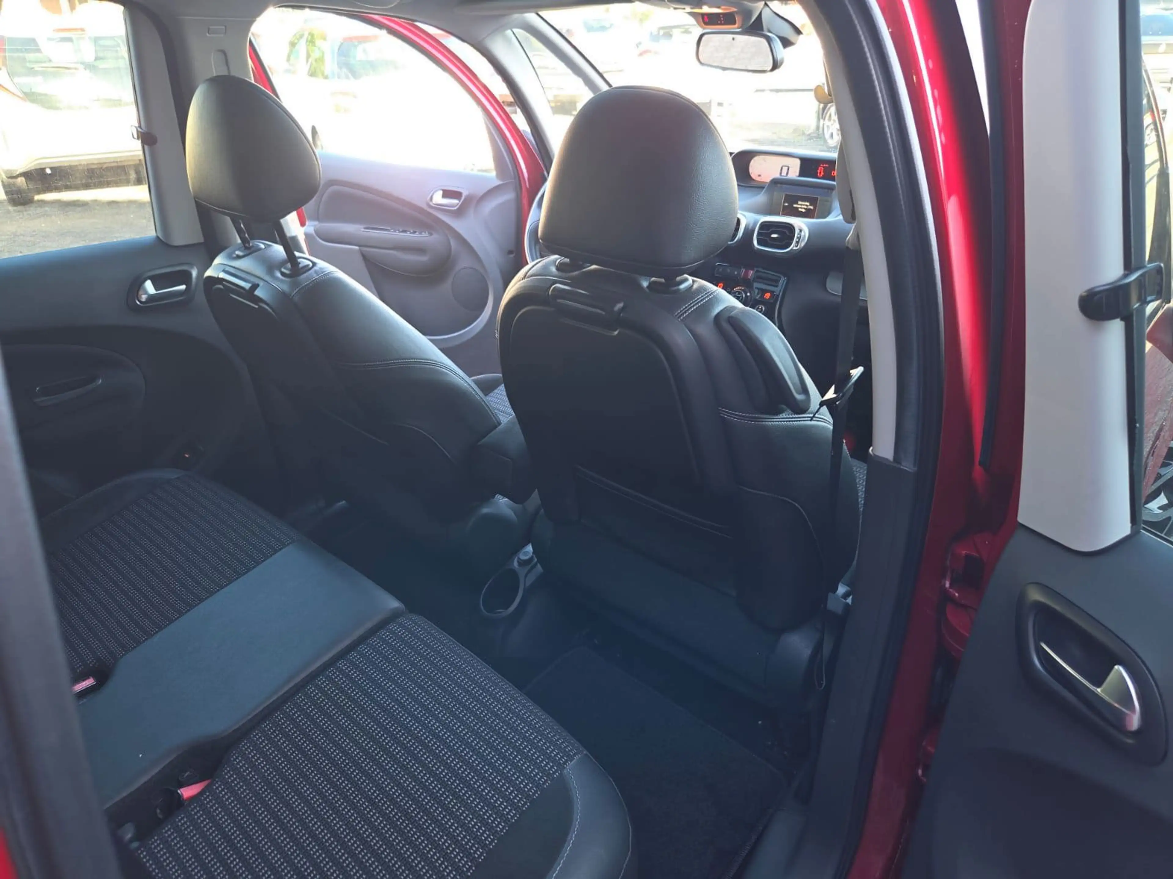 Citroen C3 Picasso 1.2 PureTech Exclusive, Trekhaak, — photo 7