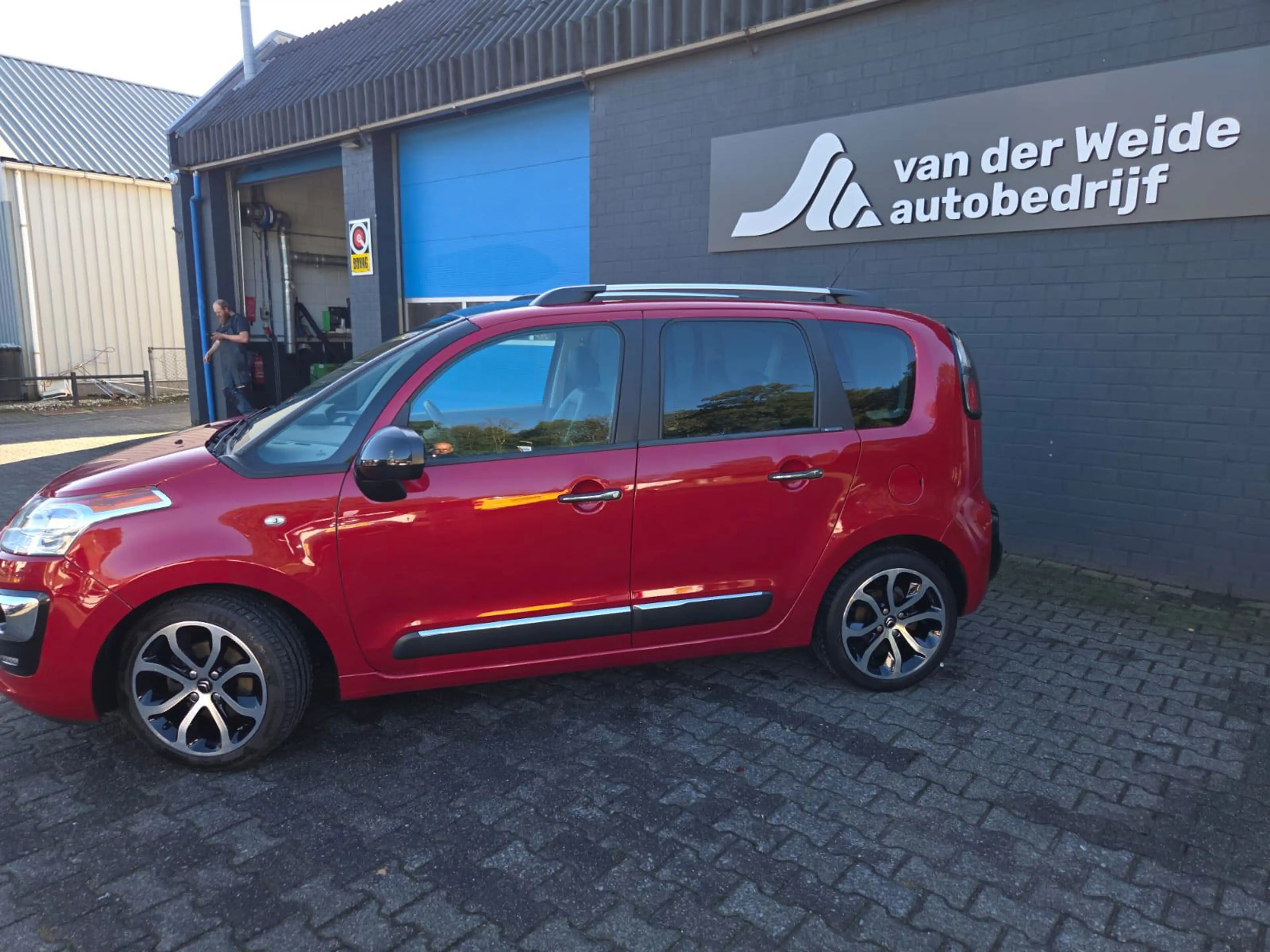 Citroen C3 Picasso 1.2 PureTech Exclusive, Trekhaak, — photo 2