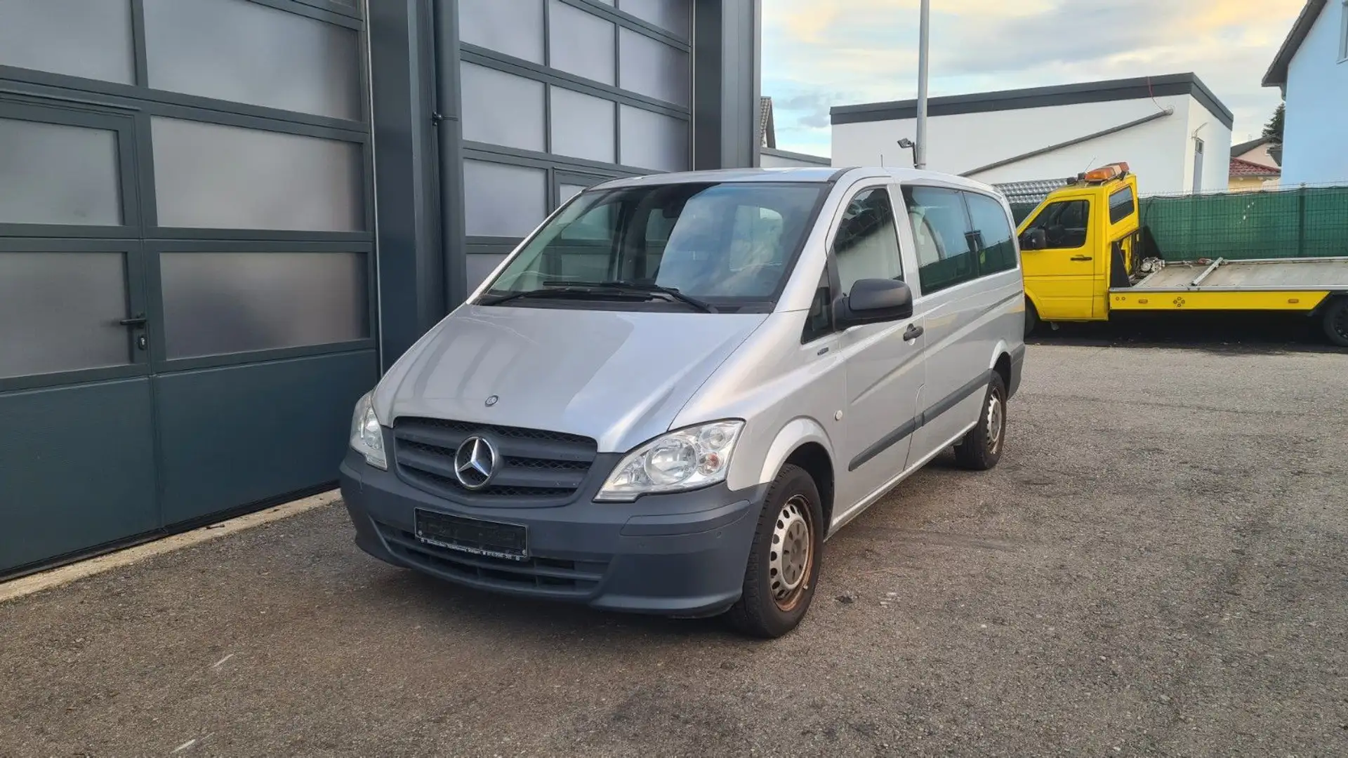 Mercedes-Benz Vito Kombi 116 CDI lang Standheiz. PDC 8-Sitzer Silber - 1