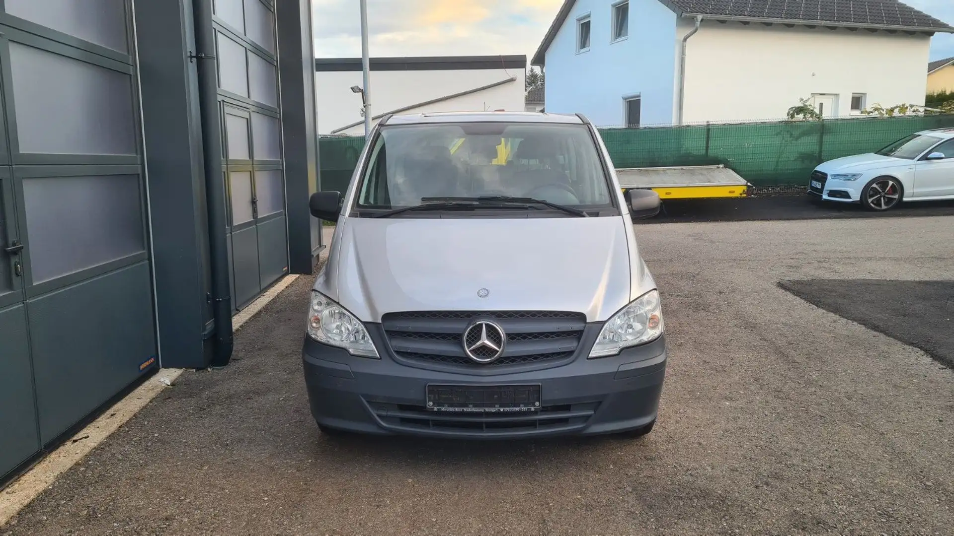 Mercedes-Benz Vito Kombi 116 CDI lang Standheiz. PDC 8-Sitzer Silber - 2