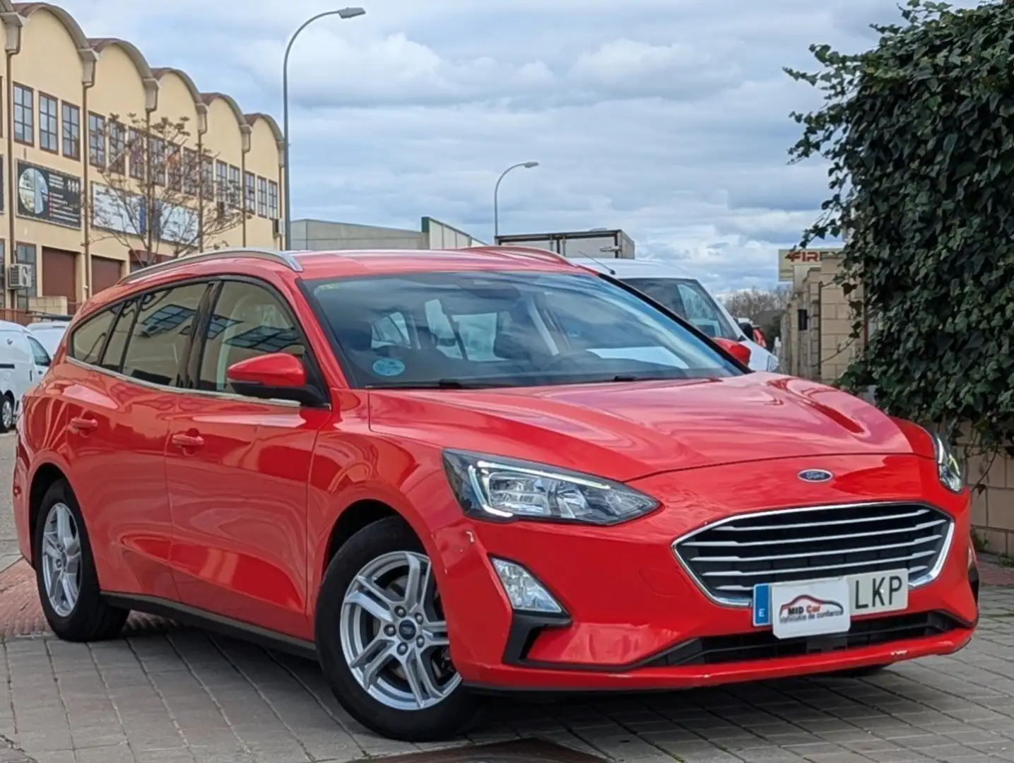 Ford Focus Sportbreak 1.5Ecoblue Titanium Rojo - 1