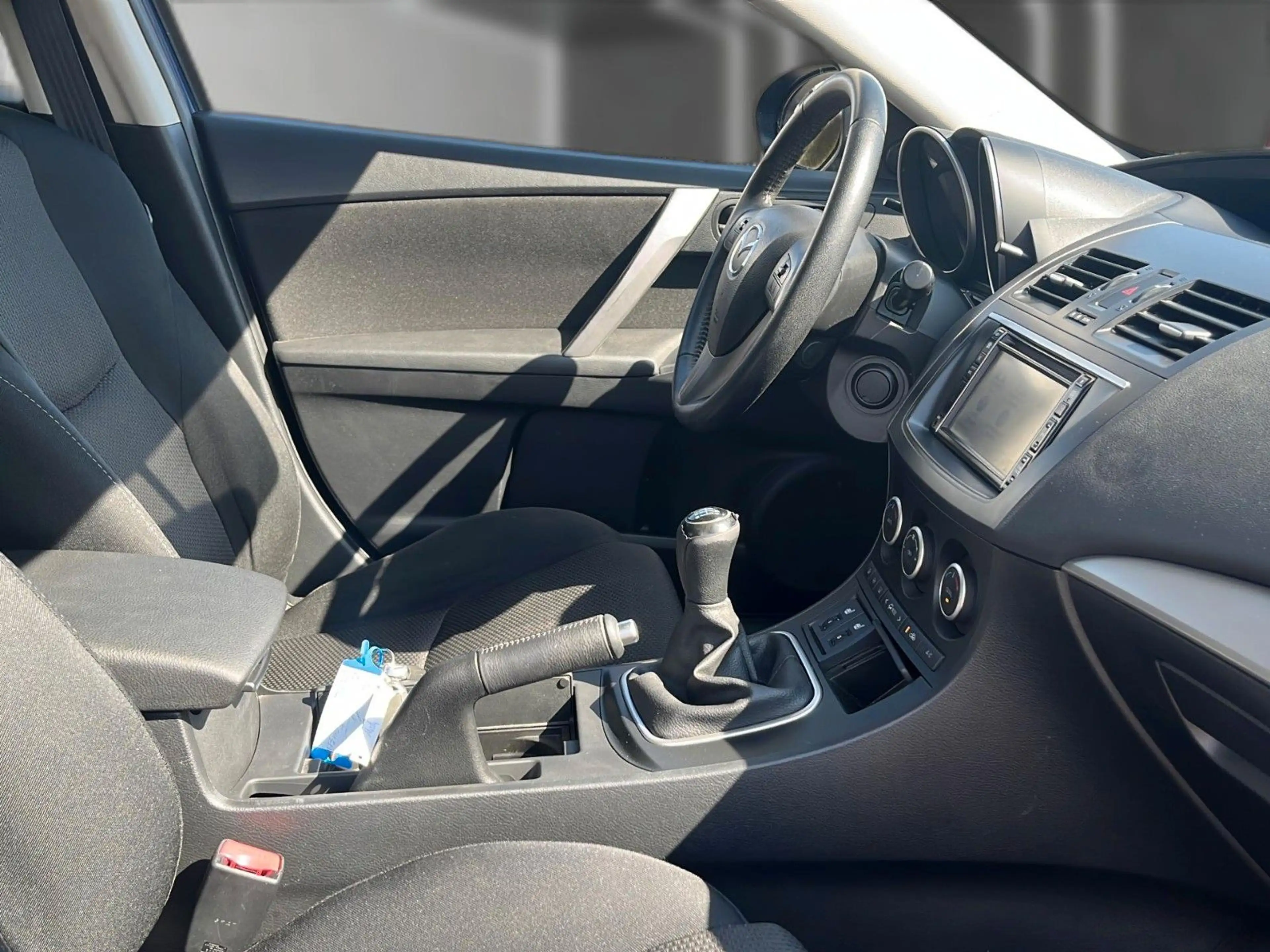 Mazda 3 Lim. Sports-Line Wagen Nr. 043 — photo 11