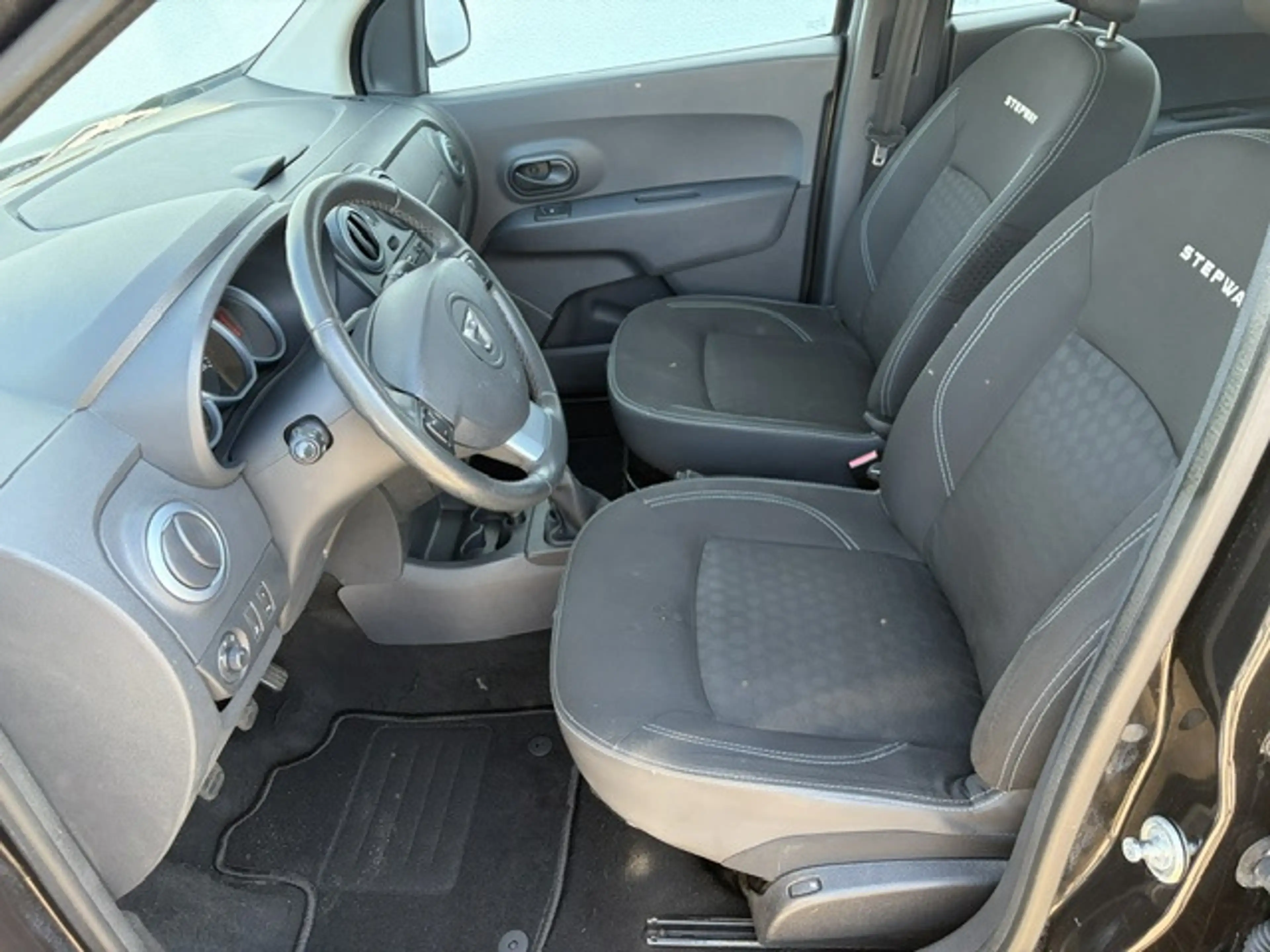 Dacia Lodgy 1.2 TCe Stepway 5p., '16, airco, cruise, navi ! — photo 7
