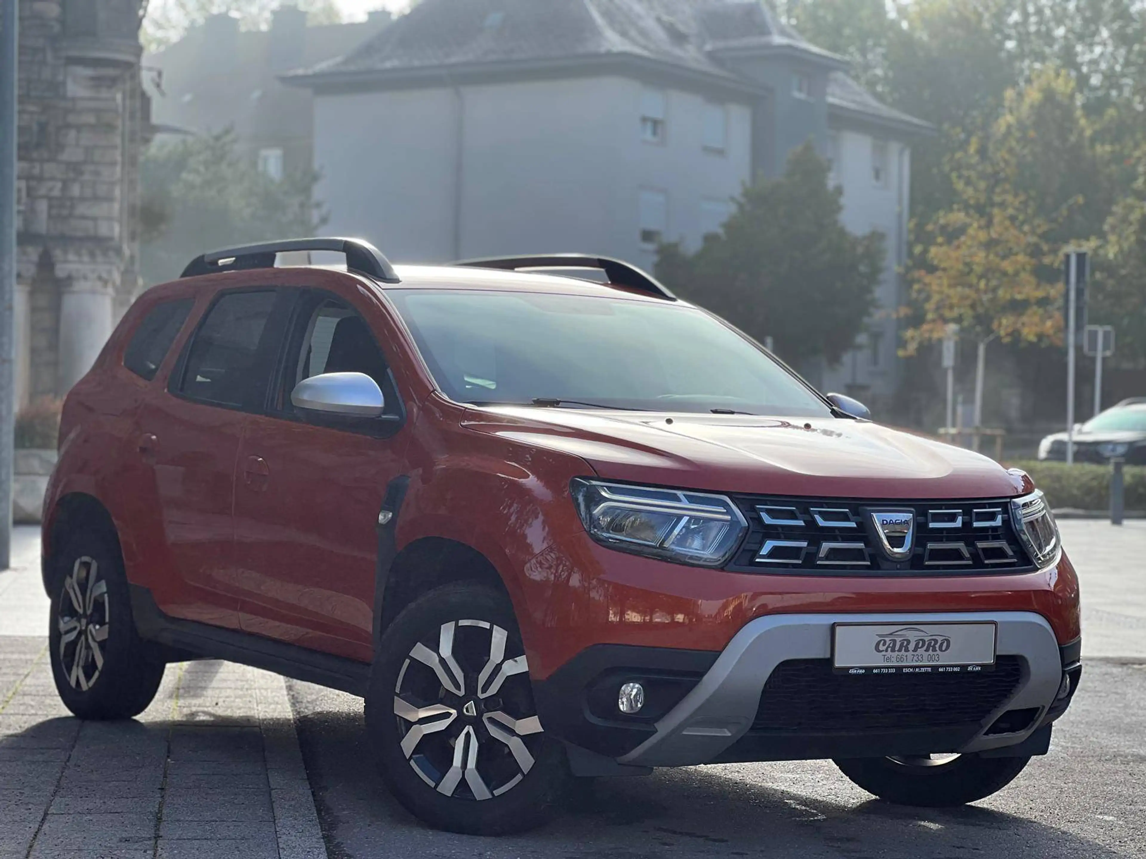 Dacia Duster AUTOMATIQUE / ESSENCE / — photo 2