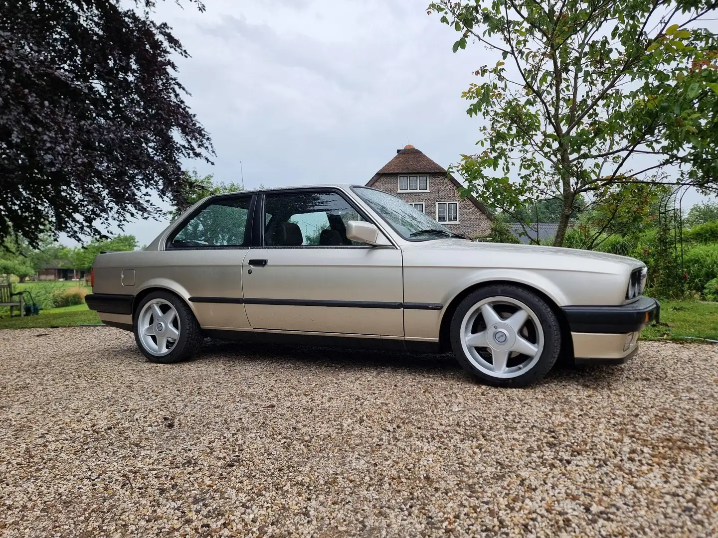 BMW 740 325i Brons - 1