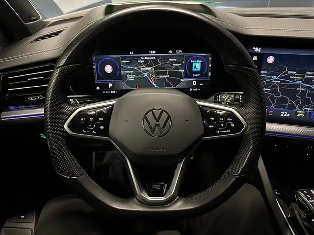 Volkswagen Touareg view 17