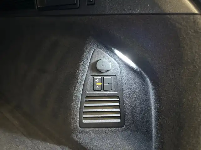 Volkswagen Touareg view 29