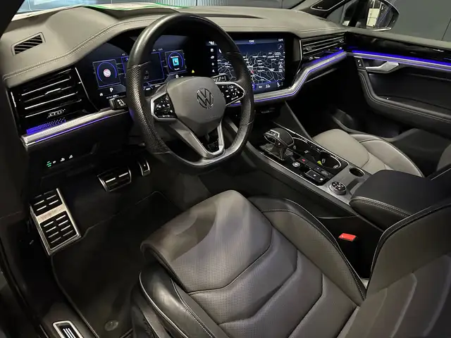Volkswagen Touareg view 16
