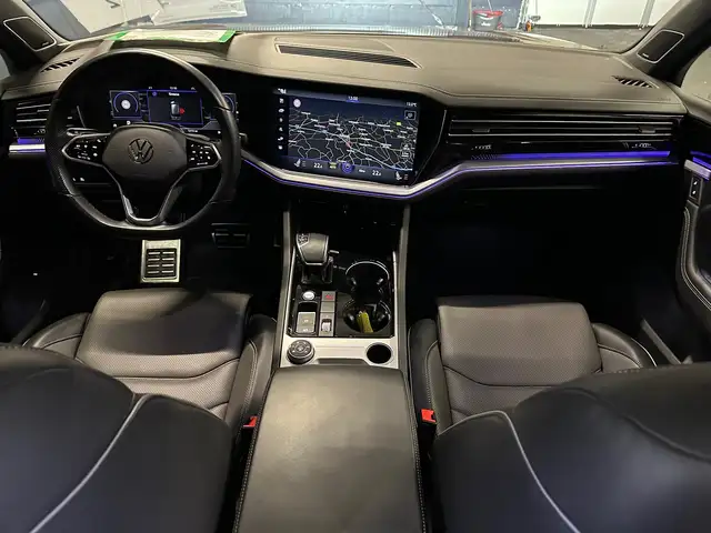 Volkswagen Touareg view 13