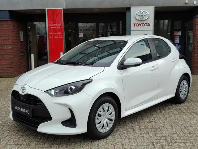 Toyota Yaris 1.5 Hybrid NIEUW DIRECT LEVERBAAR! CLIMA AD-CRUISE