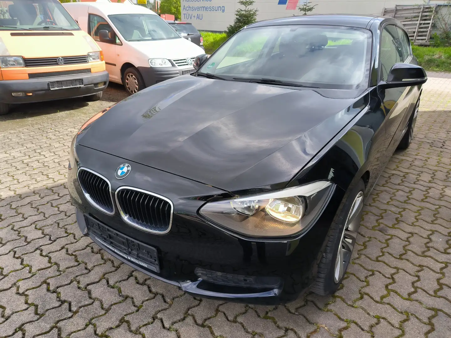 BMW 114 114i Alufelgen Tüv Klima crna - 1