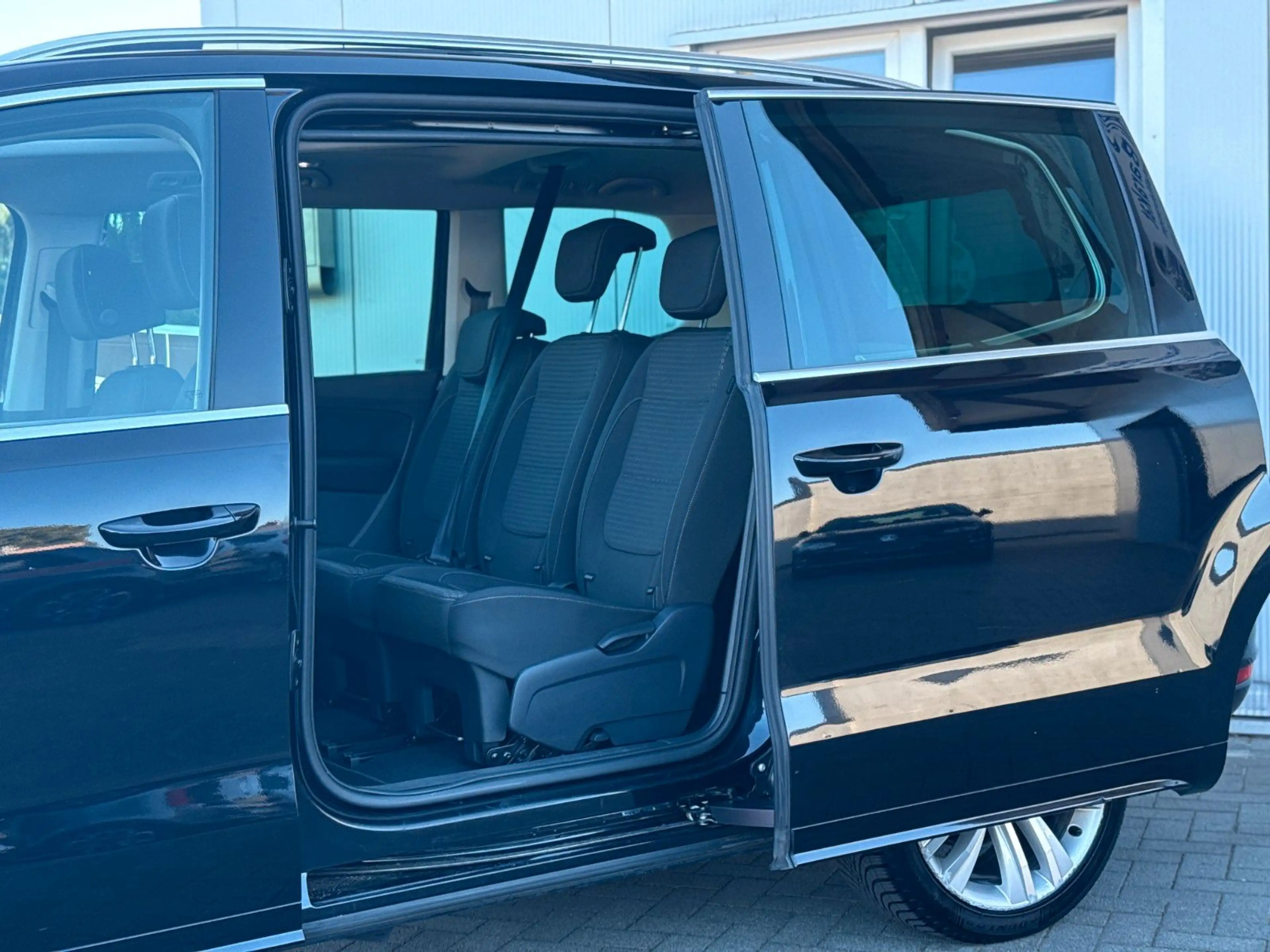 Volkswagen Sharan Alhambra 2.0 TDI Xcellence 7-Sitze AHK NAVI APP — photo 4