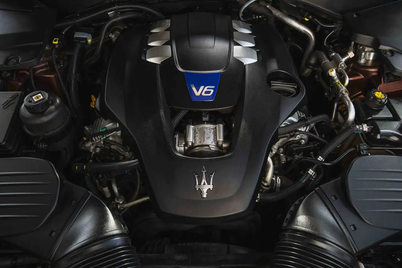 Maserati Levante 3.0 V6 BITURBO S Q4 *** LICHTE VRACHT / BTW AFTREKBAAR *** — foto 6