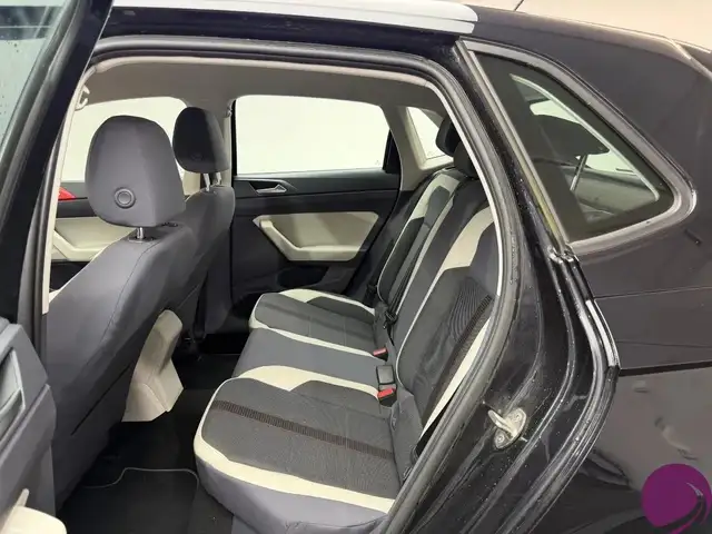 Volkswagen Polo view 8