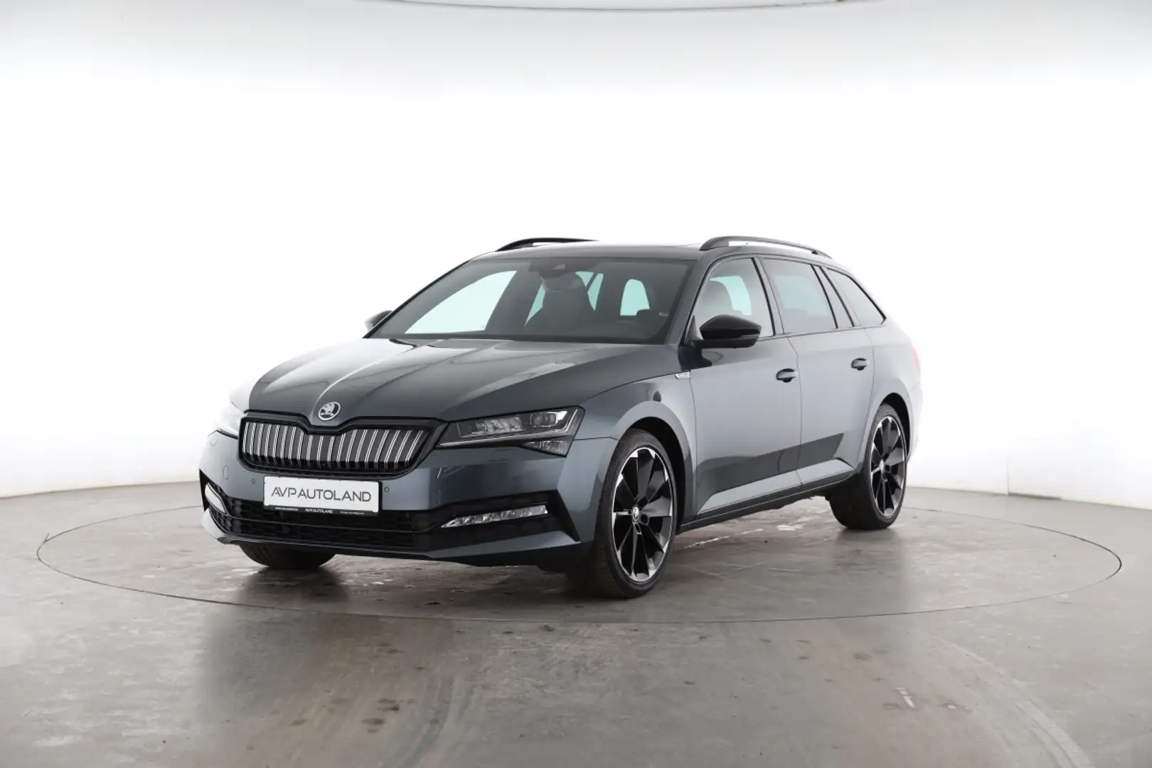 Skoda Superb Combi iV 1.4 TSI DSG e-Hybrid - SPORTLINE Grau - 1