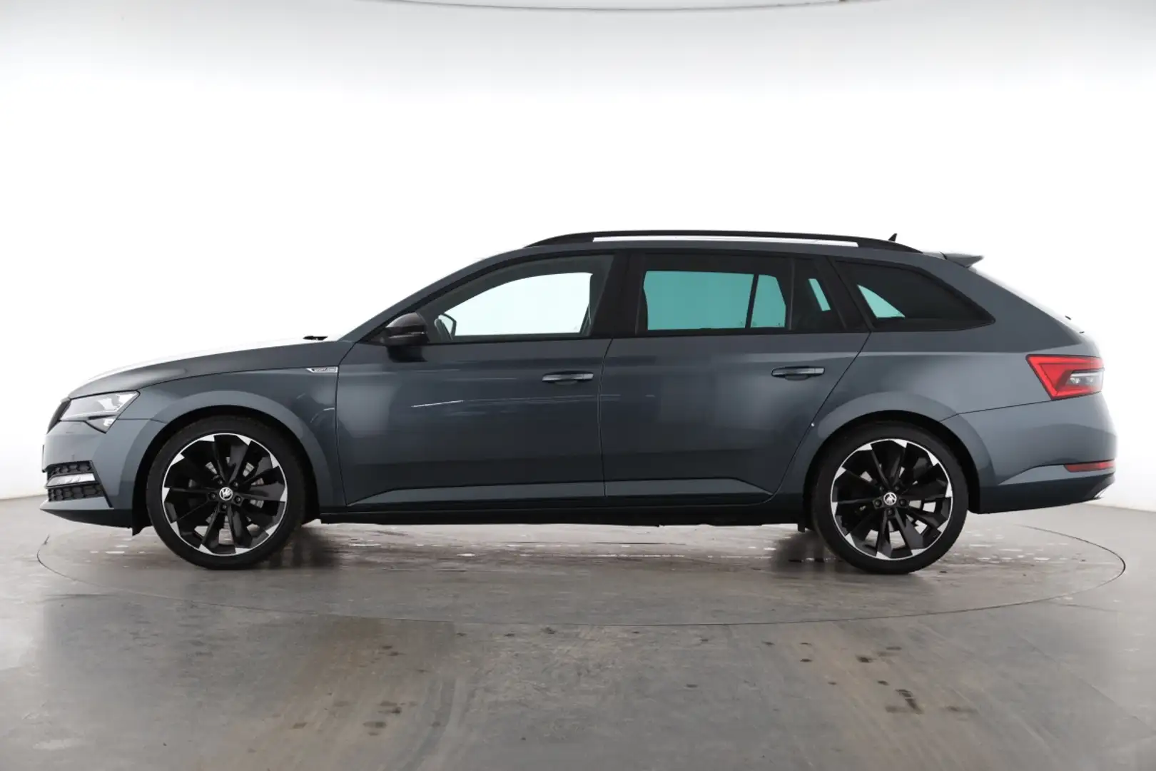 Skoda Superb Combi iV 1.4 TSI DSG e-Hybrid - SPORTLINE Grau - 2